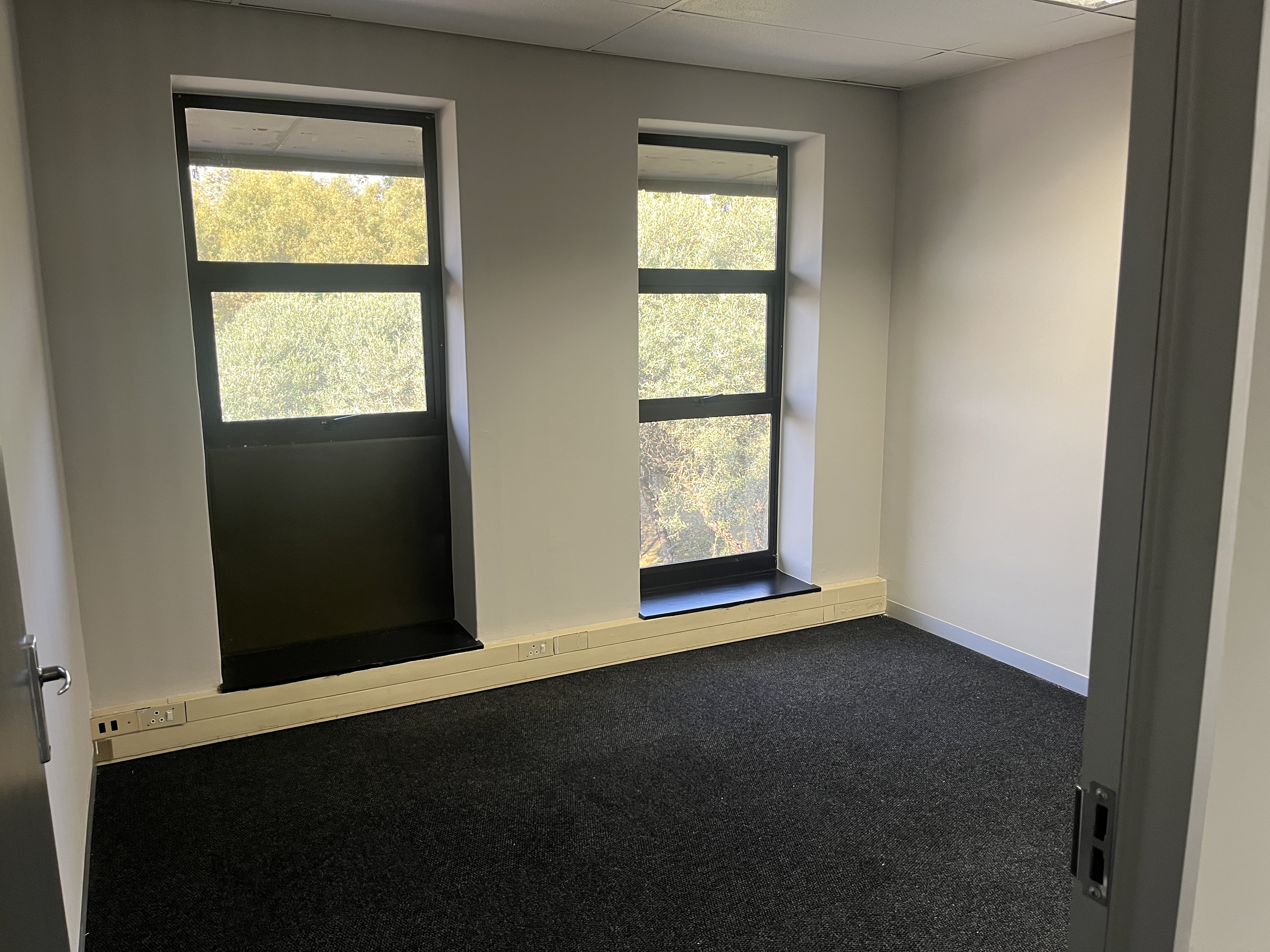 163m² Office Space to rent at Hurlingham Office Park in Hurlingham