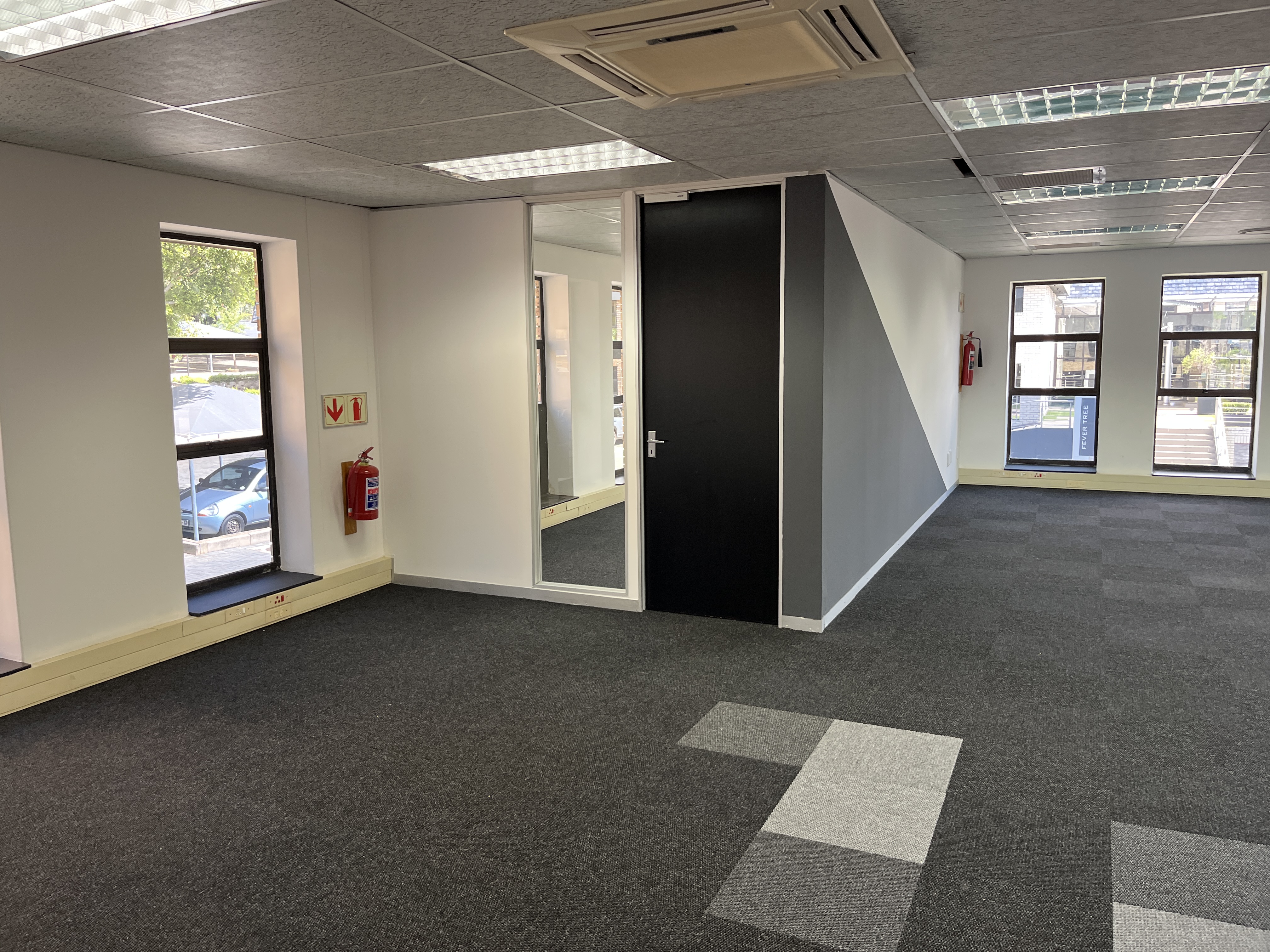 277m² Office Space to rent at Hurlingham Office Park in Hurlingham