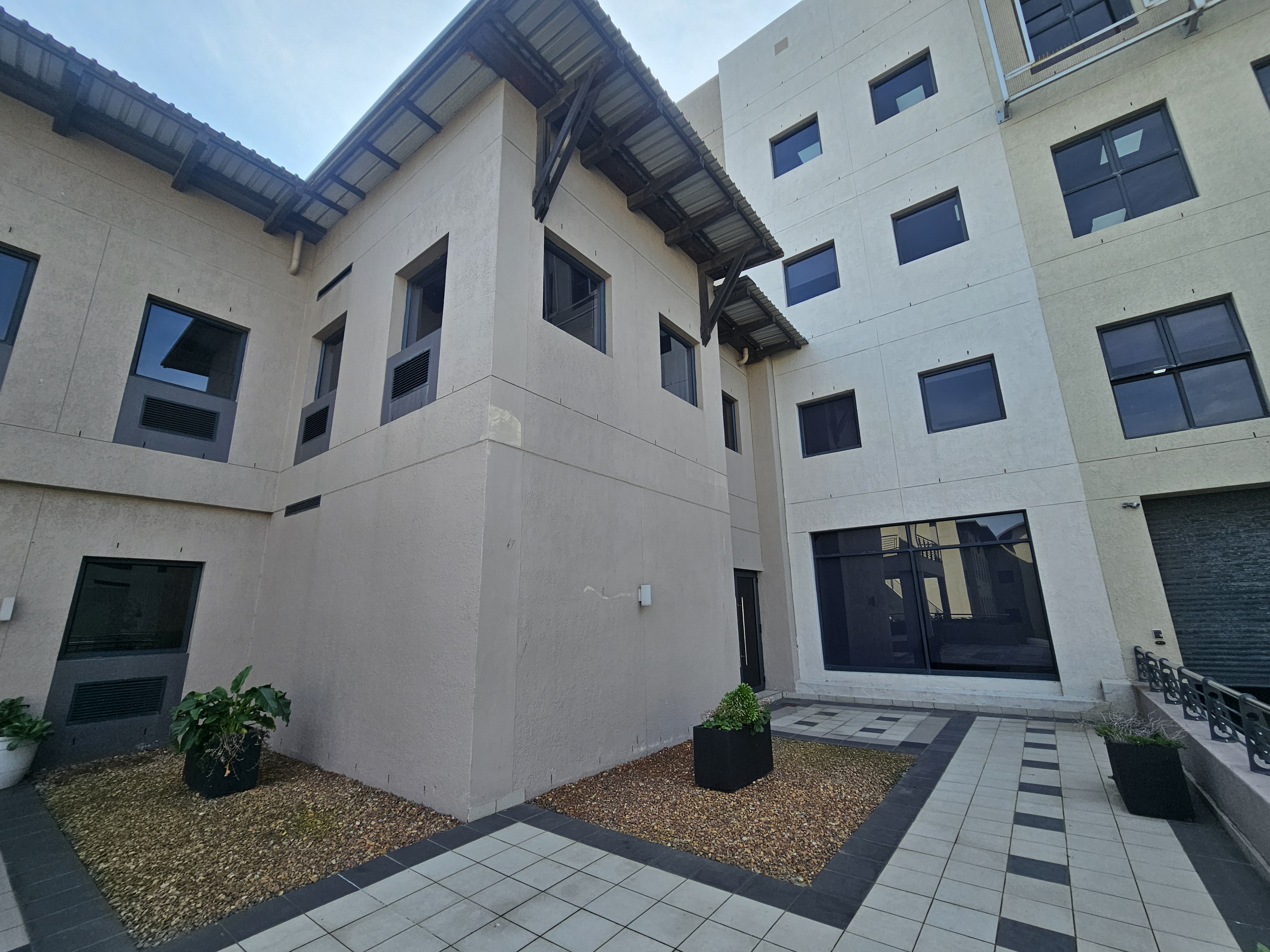 222m² Office Space to rent at Knowledge Park 3 in Century City