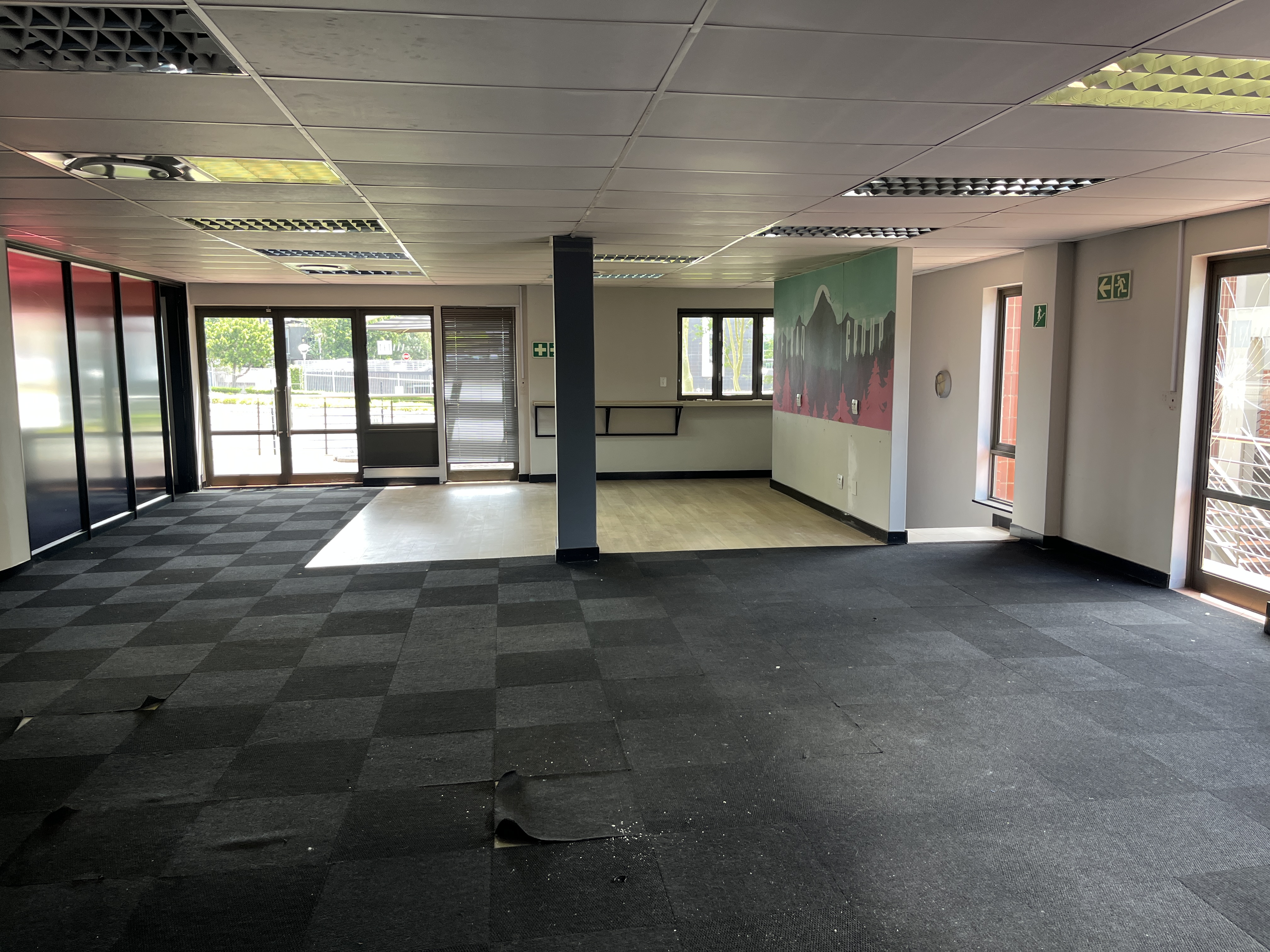 331m² Office Space to rent at Little Fourways Office Park in Magaliessig