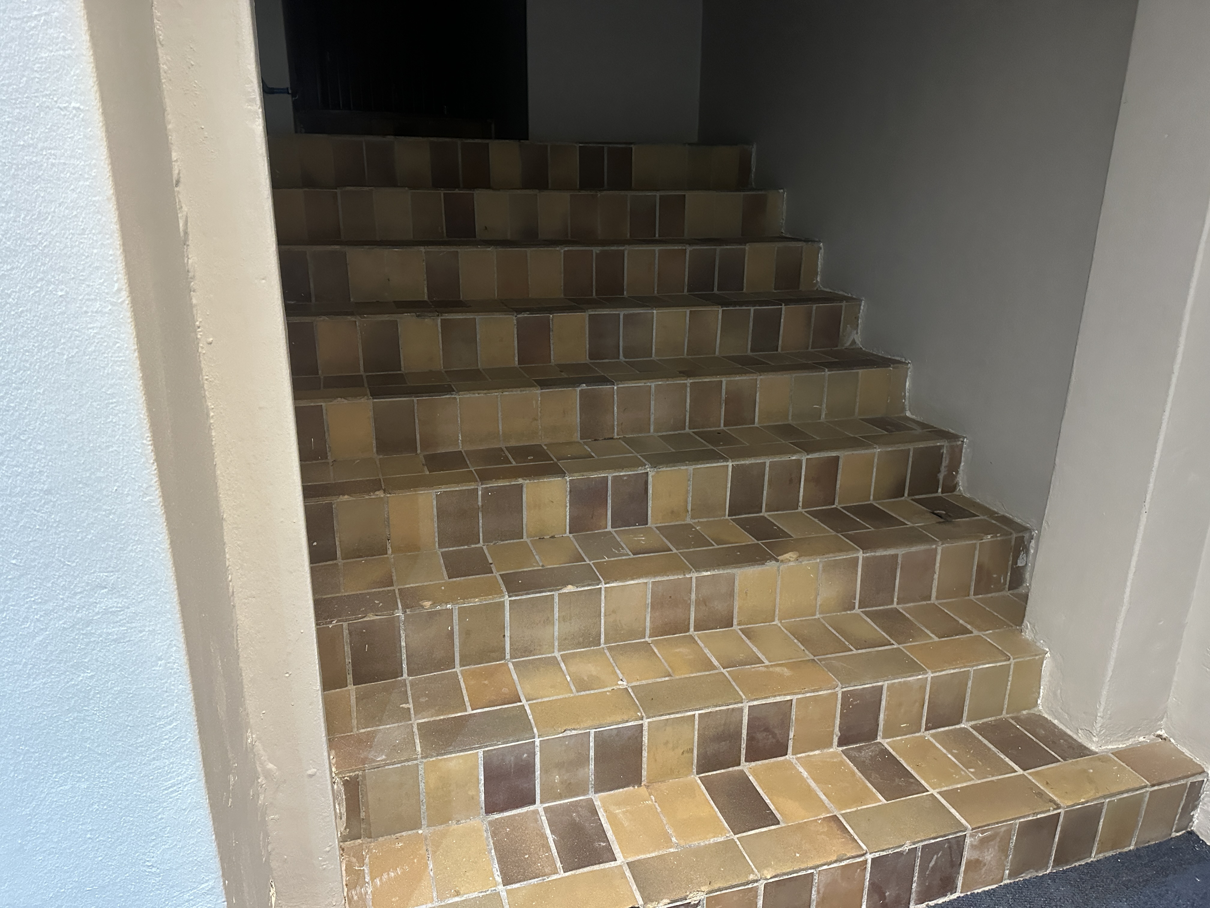 Retail Shops to rent at Ronsyn Building in Rondebosch
