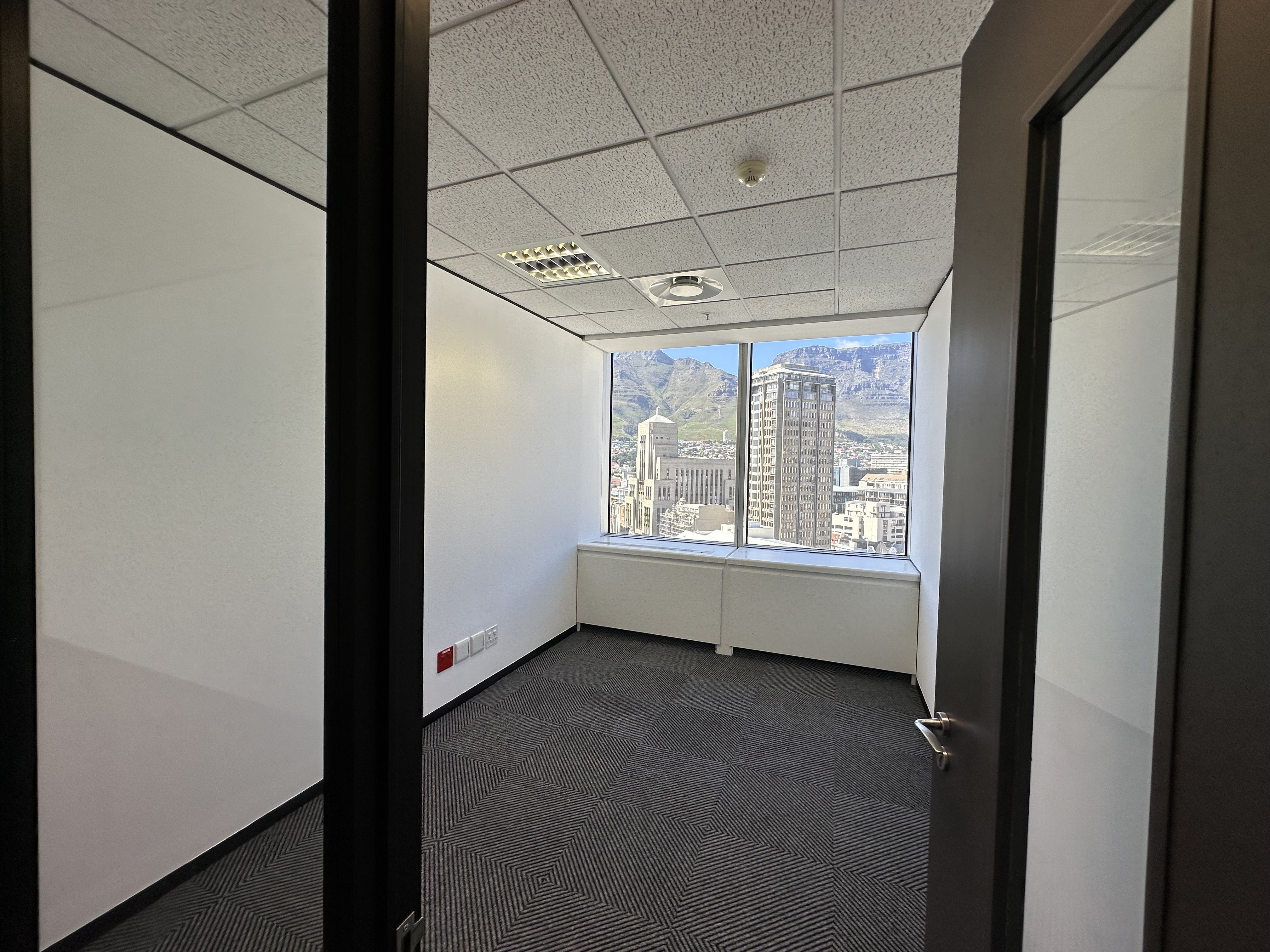 435m² Office Space to rent at SA Reserve Bank Building in Cape Town CBD