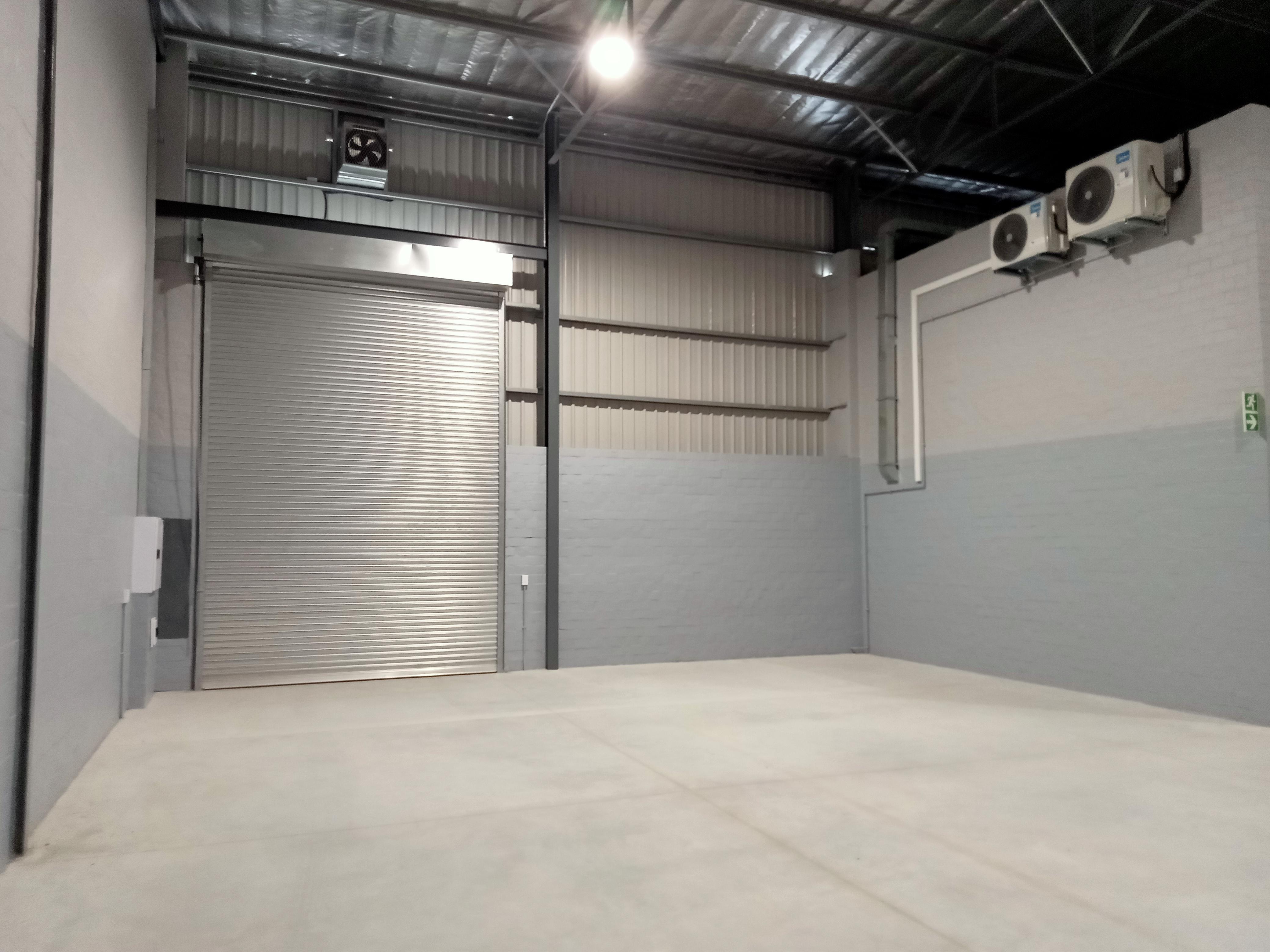 Warehouse to rent at Stonewood Park in Okavango