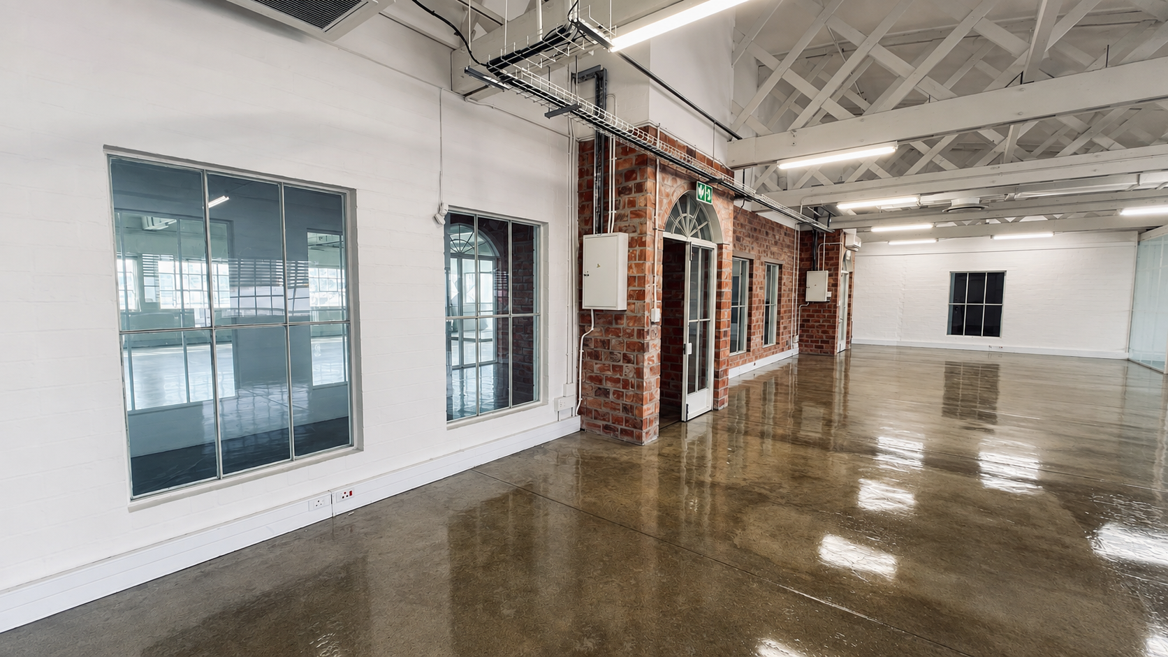 164m² Office Space to rent at Woodland House in Woodstock