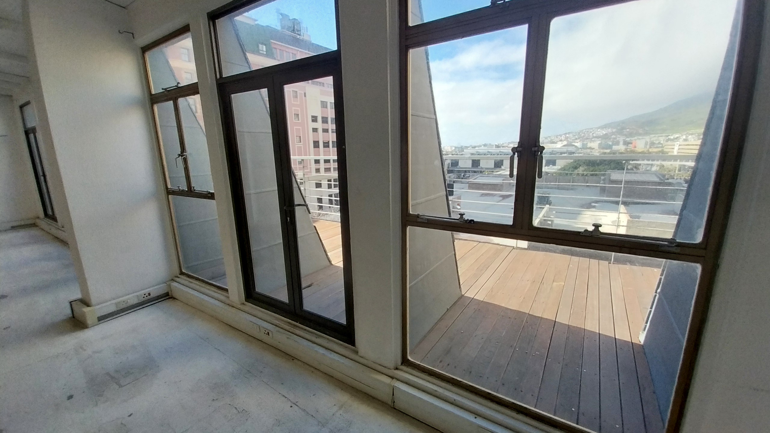 195m² Office Space to rent at 32 St Georges Mall in Cape Town CBD