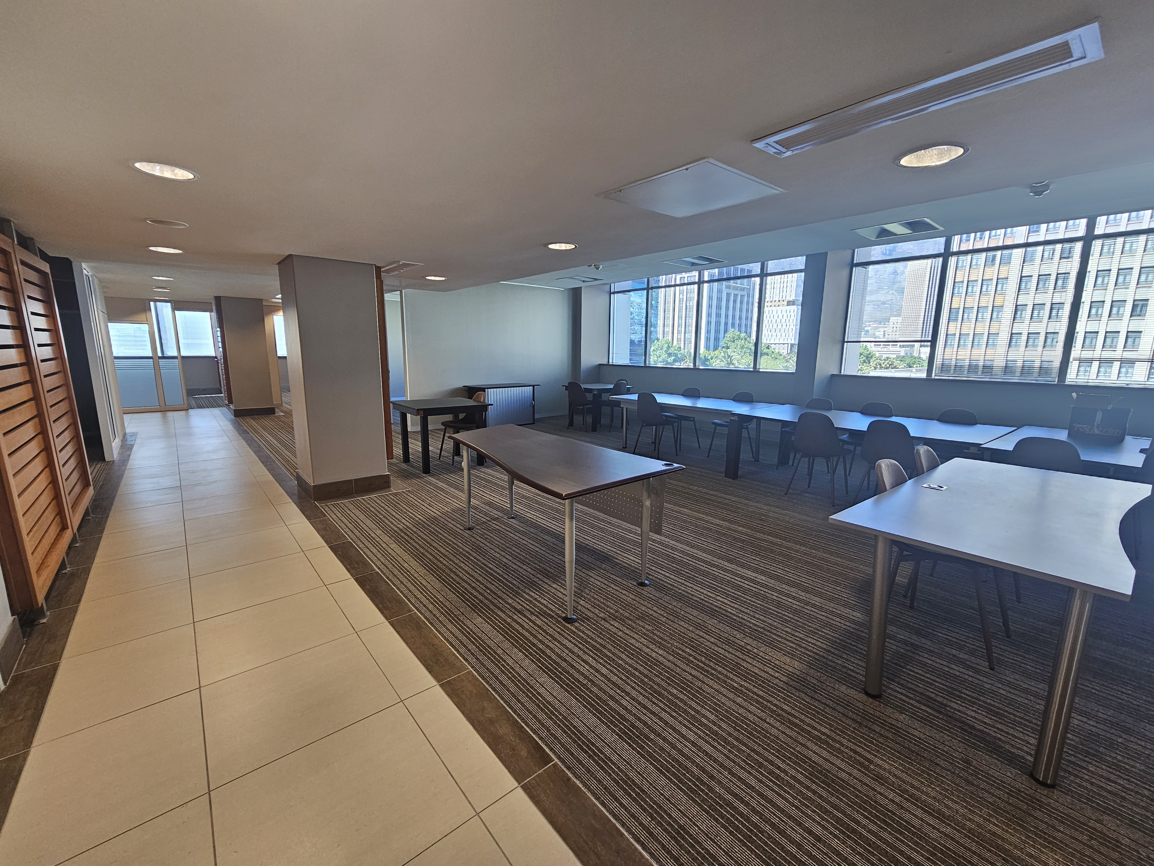 668m² Office Space to rent at 33 On Heerengracht in Cape Town CBD