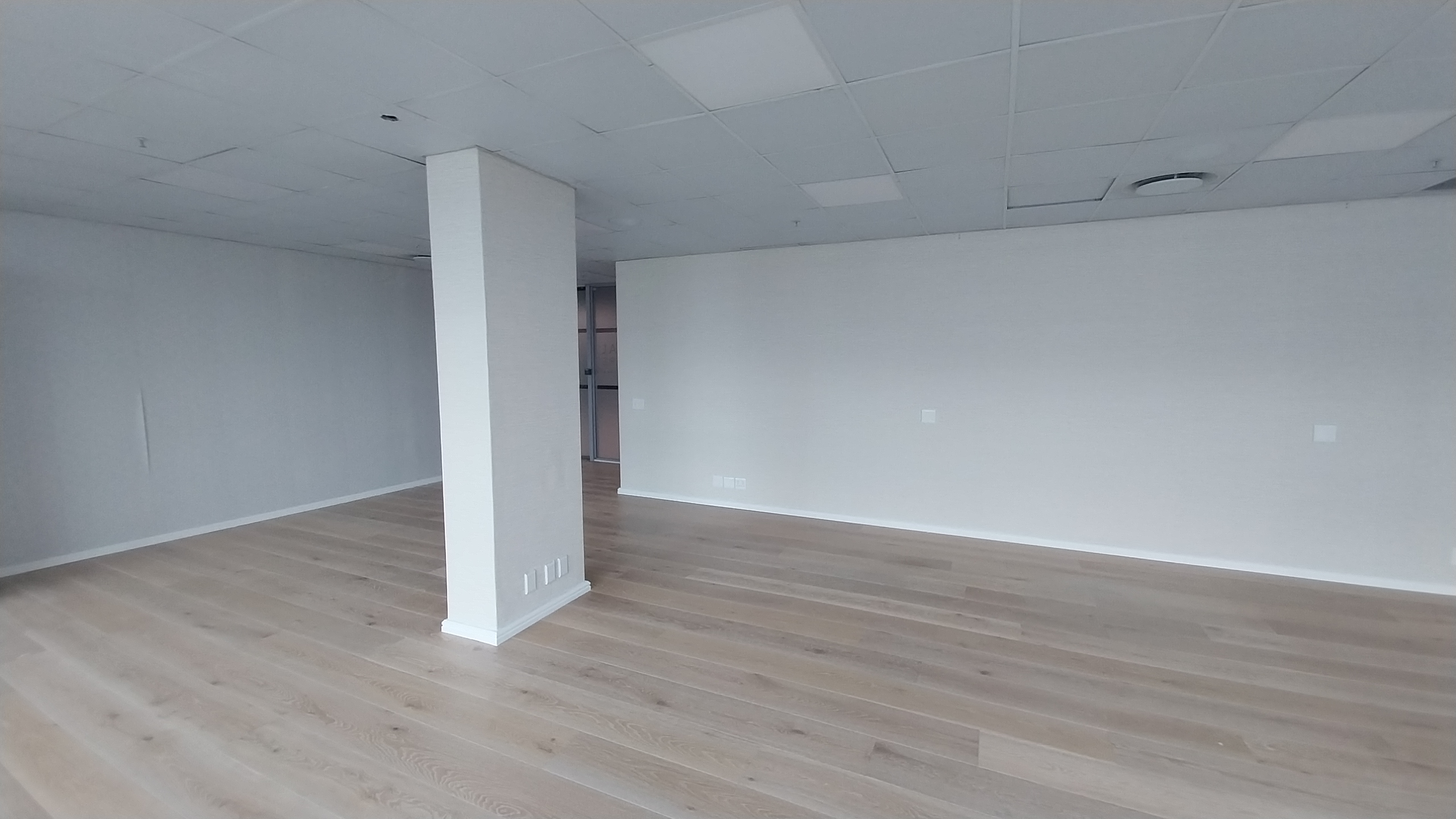 231m² Office Space to rent at Convention Tower in Foreshore