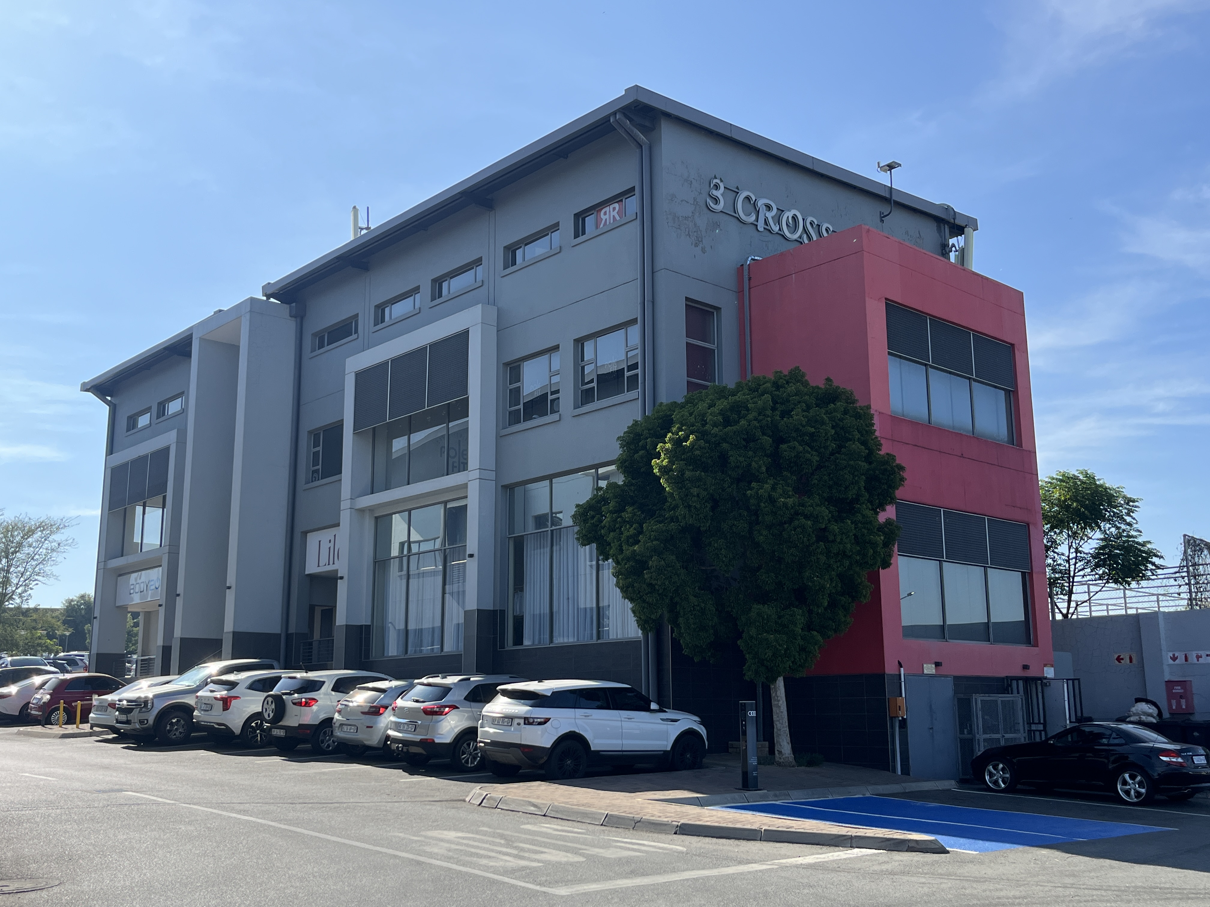 Office Space to rent at Cross Place in Bryanston