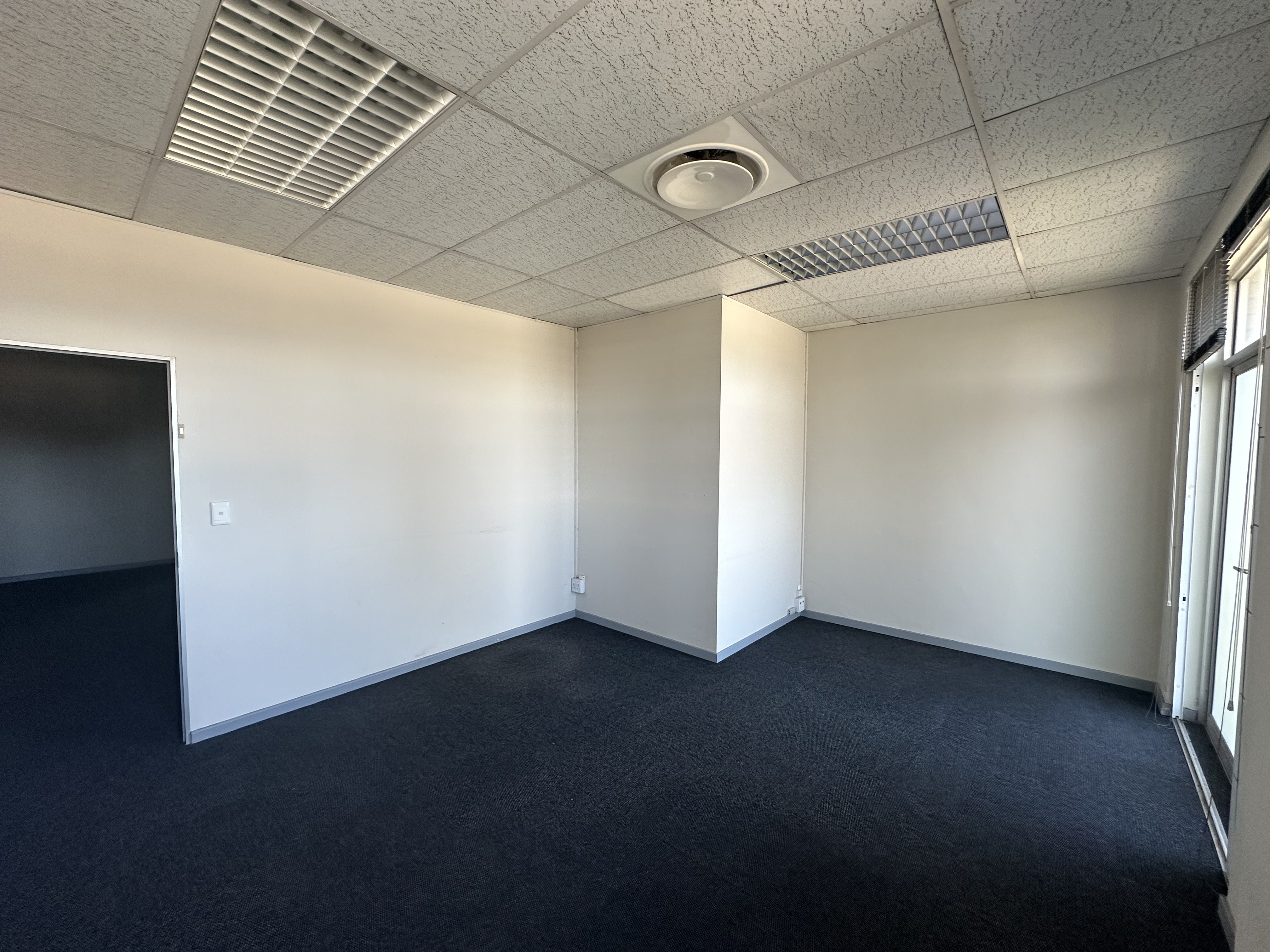 150m² Office Space to rent at Frazzitta Business Park - Milnerton in Marconi Beam