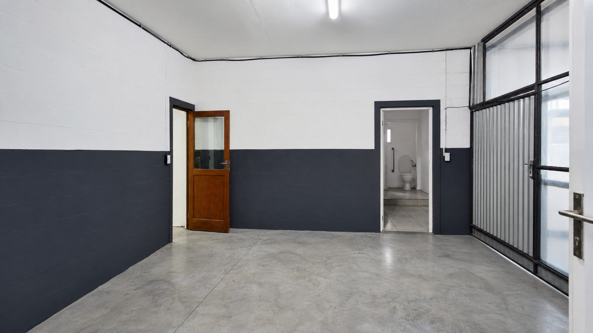 420m² Warehouse to rent at Gunners Factory Park in Epping Industrial