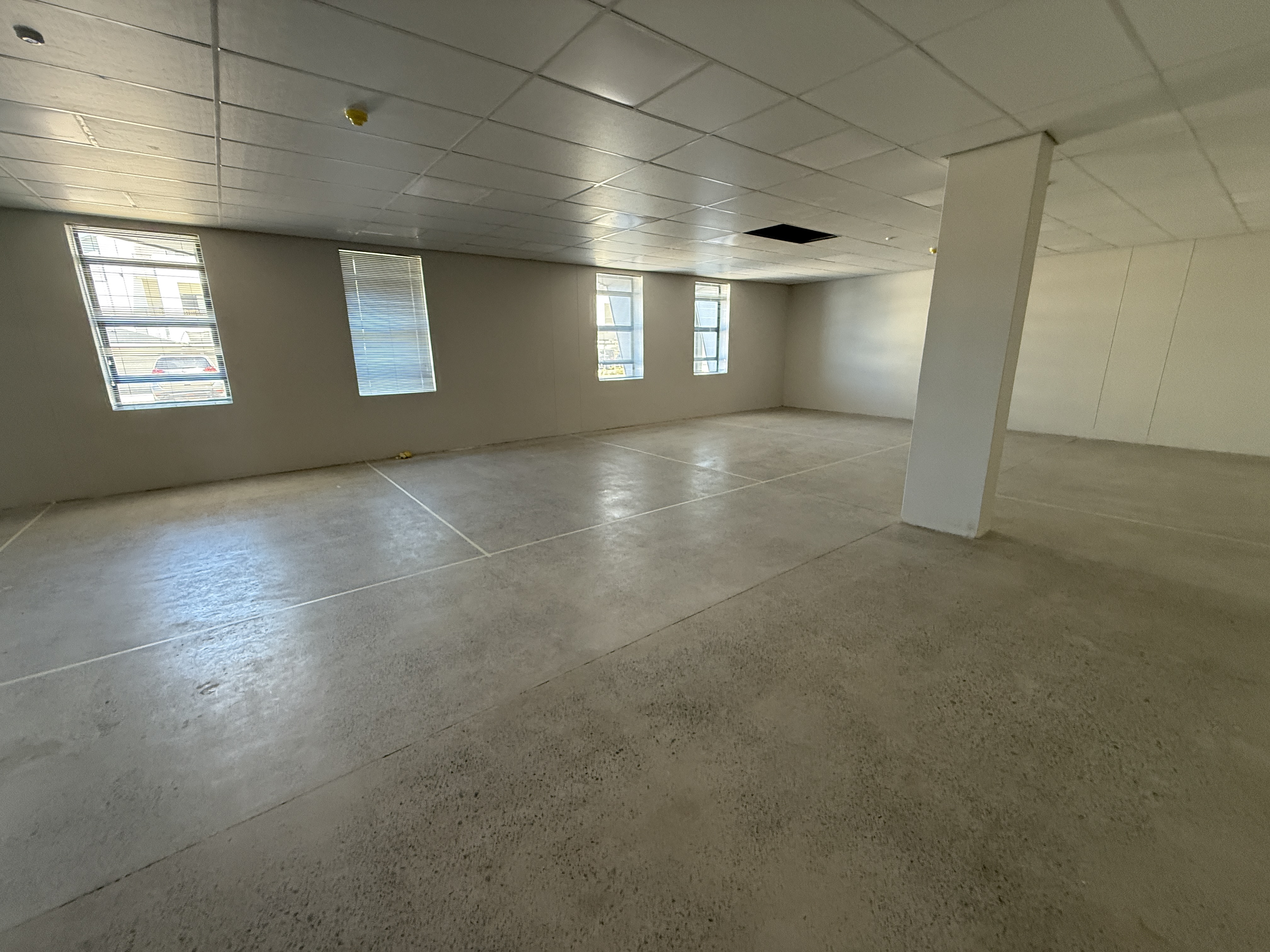 77m² Office Space to rent at Halo Medical Suites Paardevlei in Paardevlei