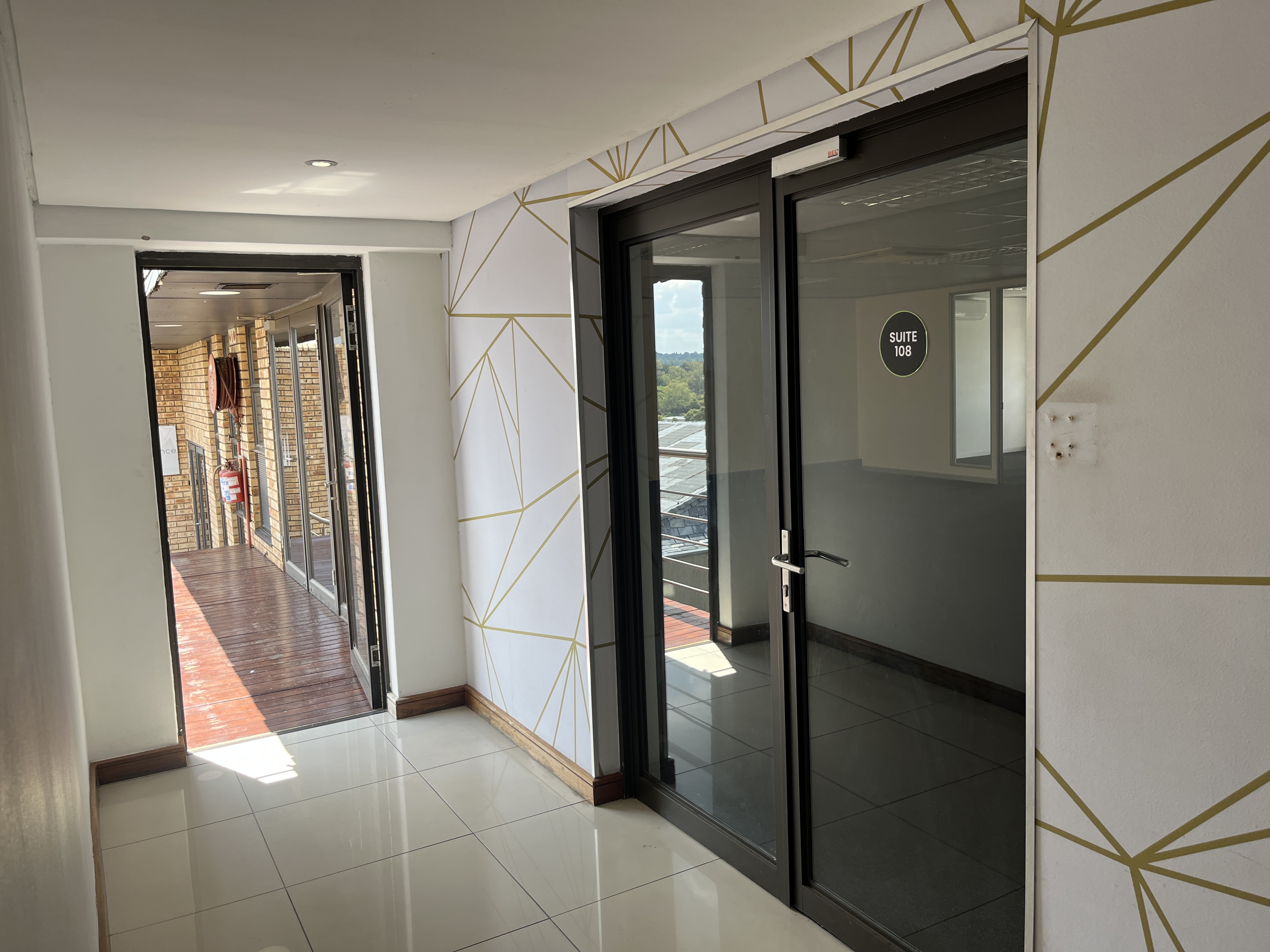 120m² Office Space to rent at Hurlingham Office Park in Hurlingham