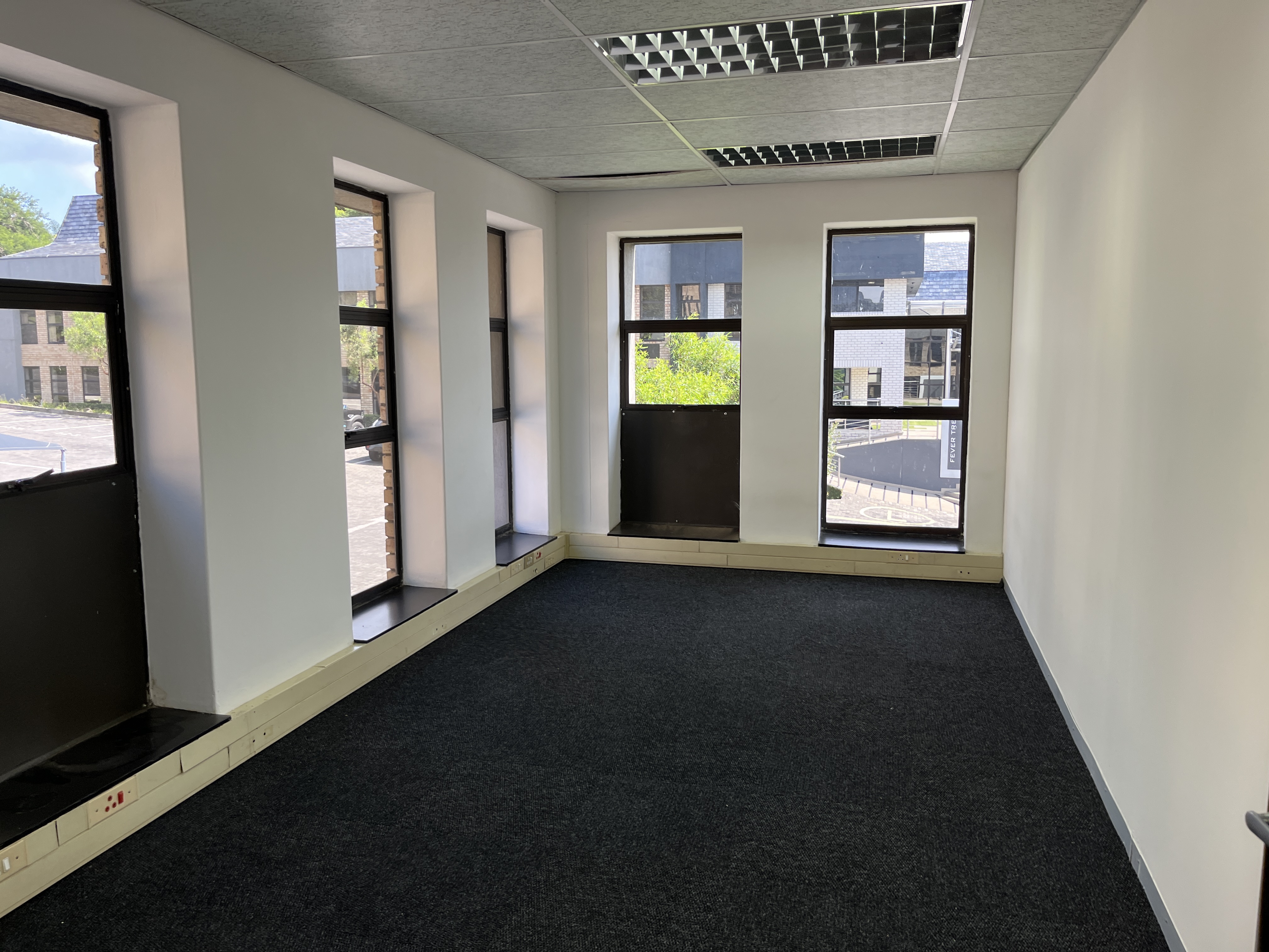 277m² Office Space to rent at Hurlingham Office Park in Hurlingham