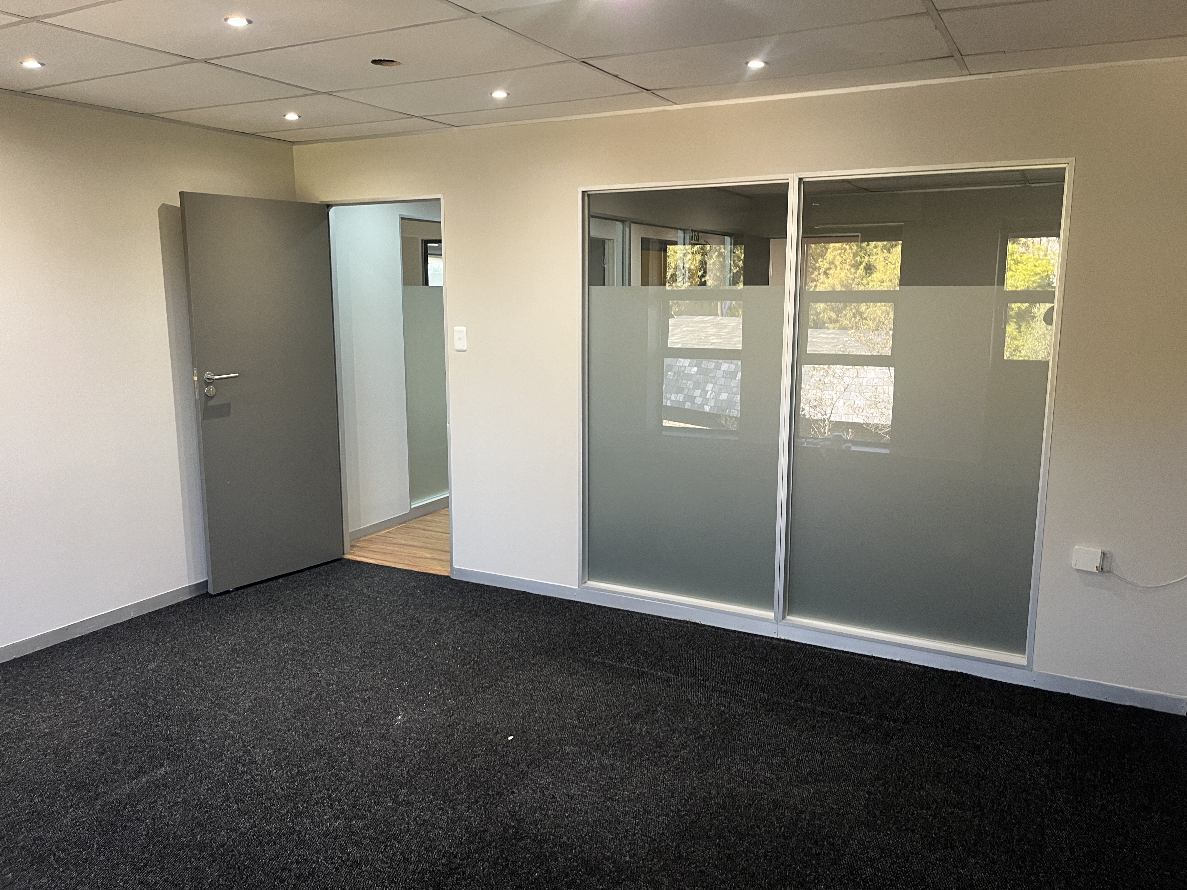 132m² Office Space to rent at Hurlingham Office Park in Hurlingham