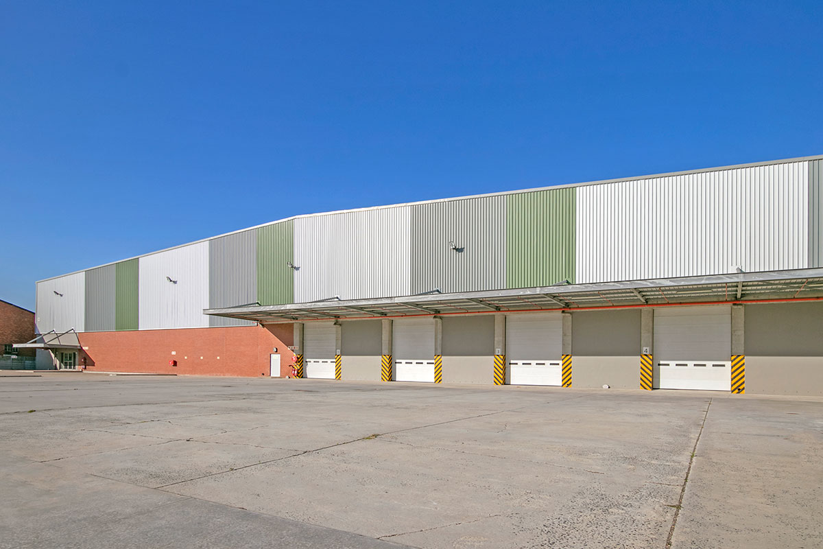 Warehouse to rent at Noursepack in Epping Industrial