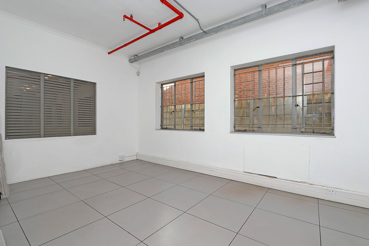9 724m² Warehouse to rent at Noursepack in Epping Industrial