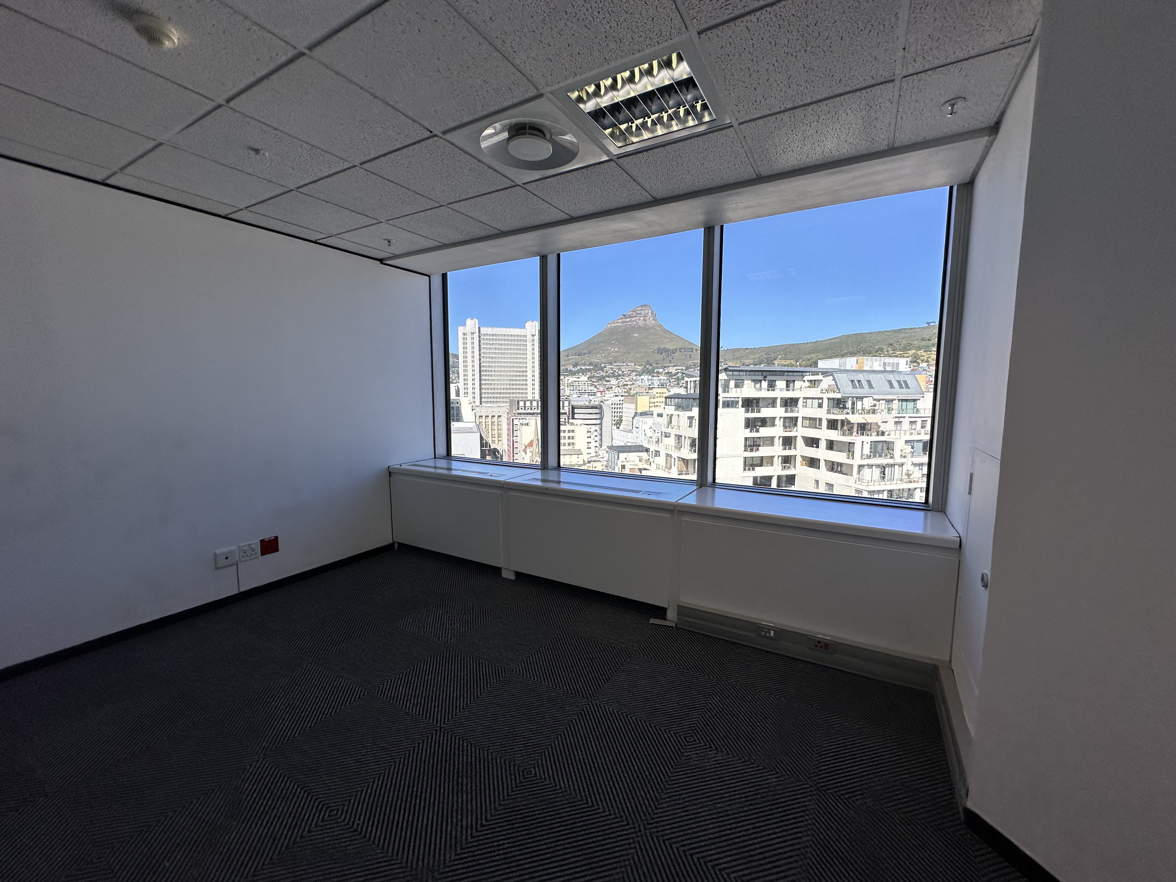 221m² Office Space to rent at SA Reserve Bank Building in Cape Town CBD