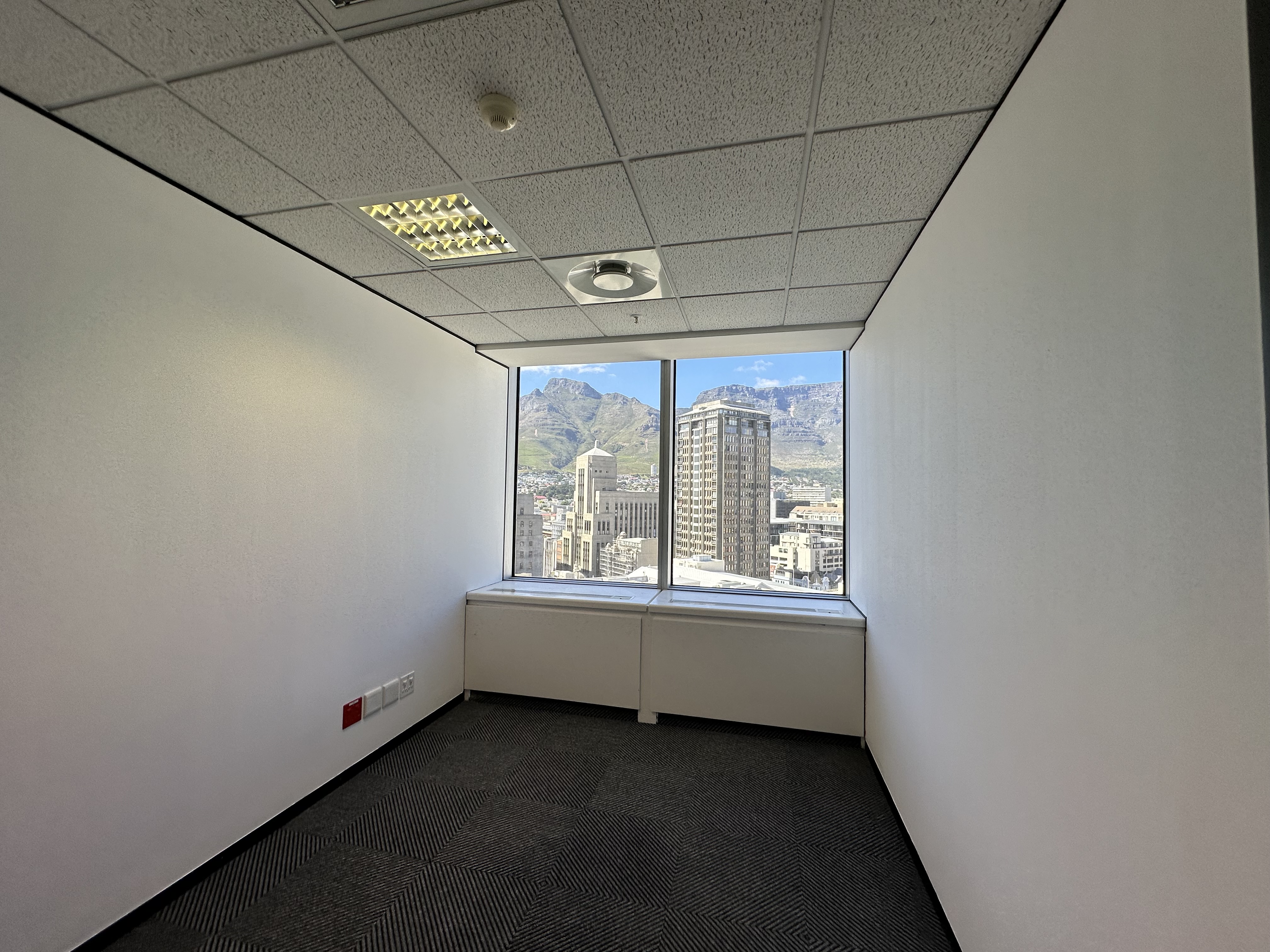 435m² Office Space to rent at SA Reserve Bank Building in Cape Town CBD
