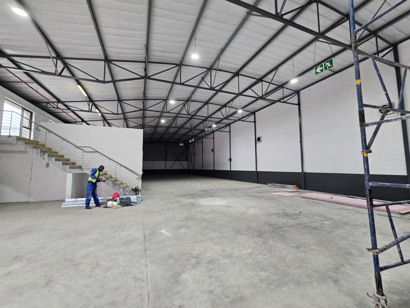 Warehouse to rent at Sapphire Business Park in Bellville South Industria