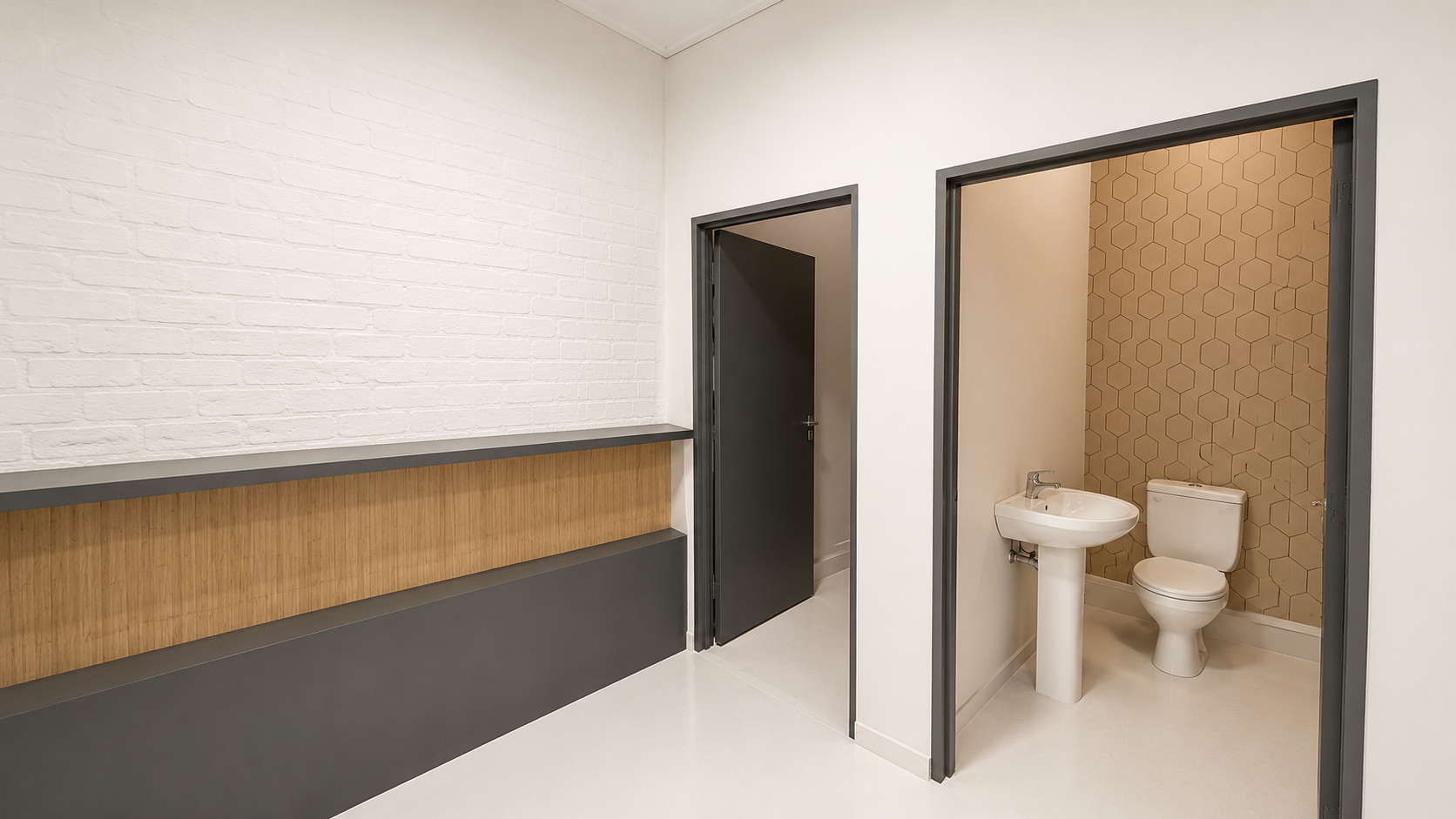 186m² Office Space to rent at Woodstock  Studios in Woodstock