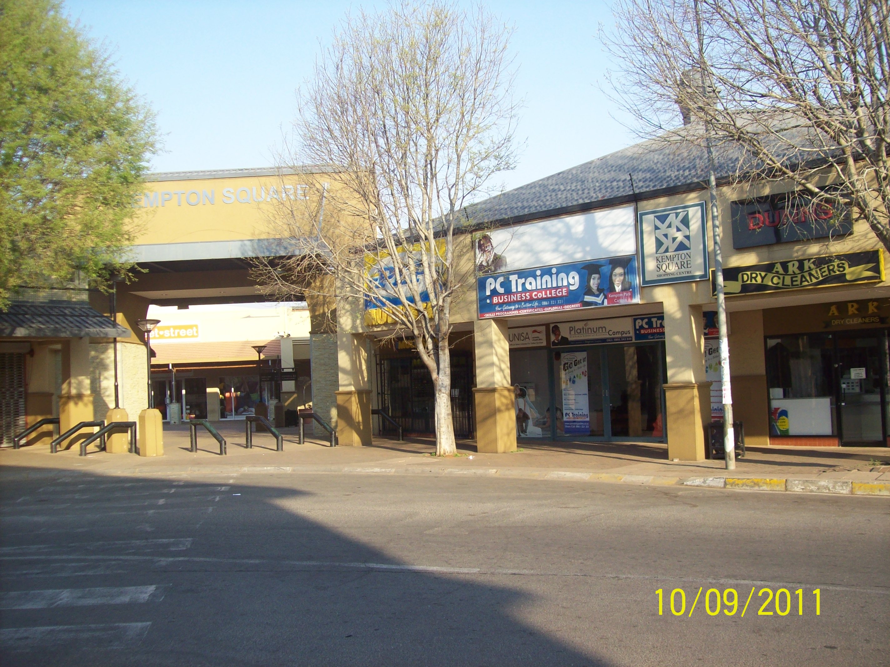 Retail Shops to rent at Kempton Square Convenience  Shopping Centre in Kempton Park