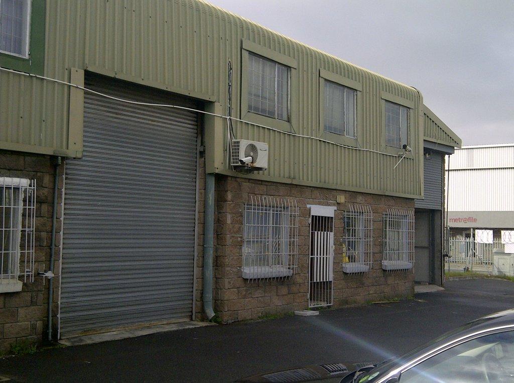 Warehouse to rent at 34 Manhattan Street in Airport Industria