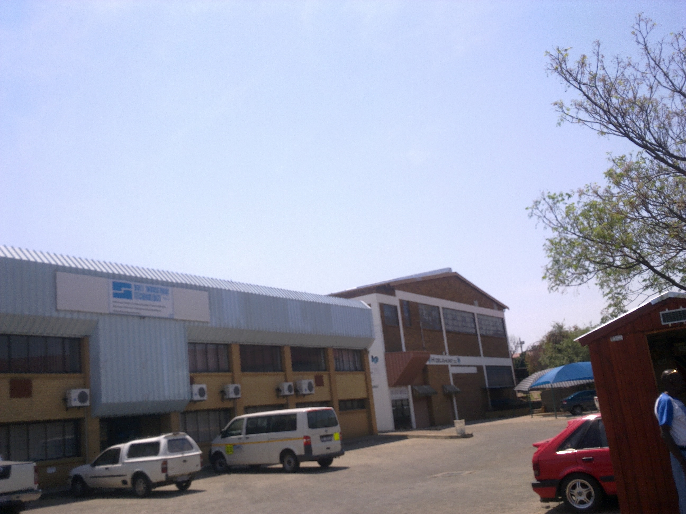 1 345m² Warehouse to rent at 32 Mandy Road in Reuven