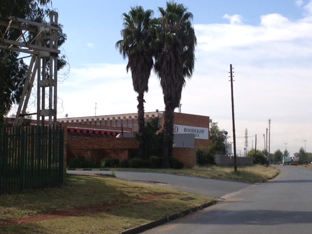 Warehouse to rent at Steelworks Industrial Park in Roodekop
