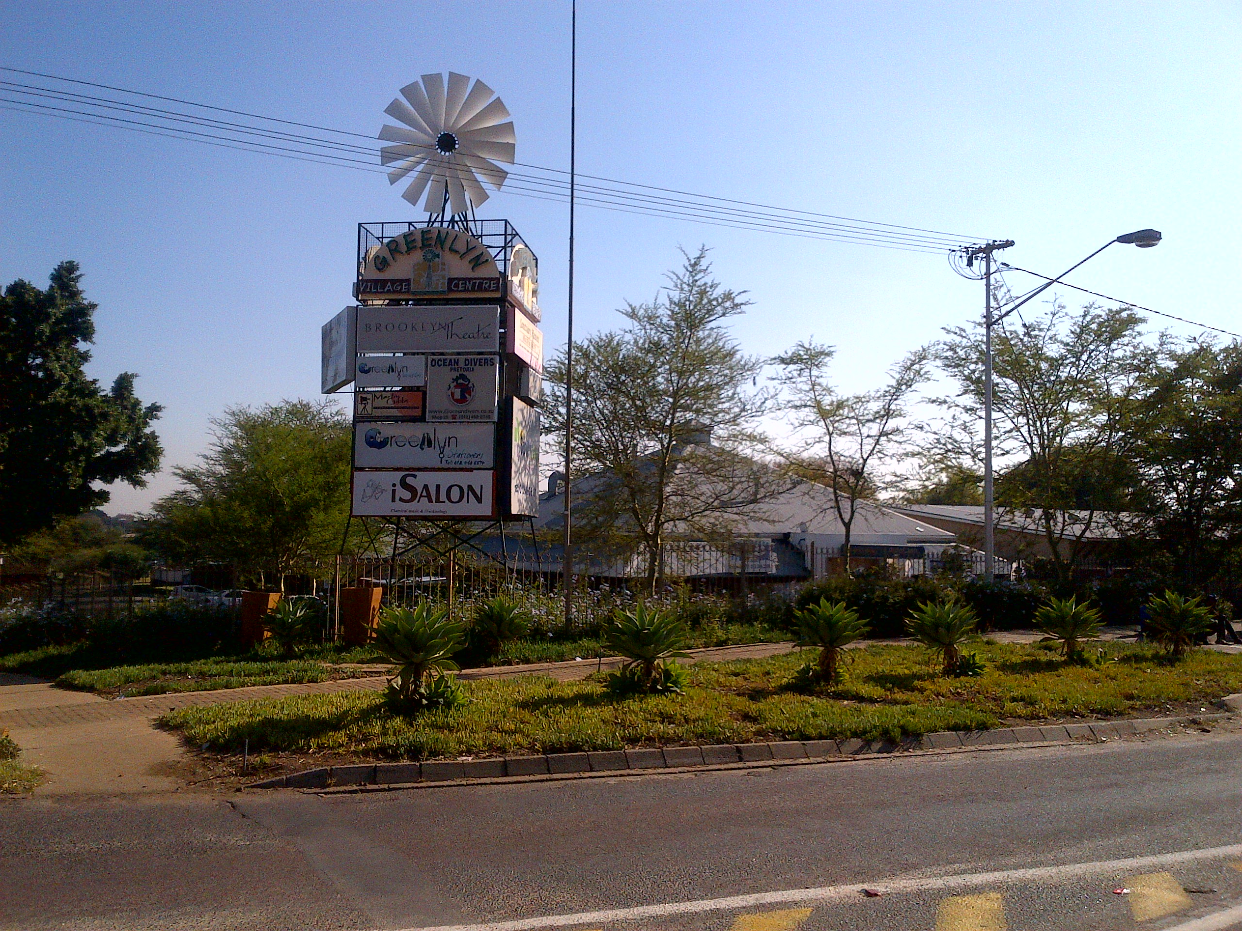 Retail Shops to rent at Greenlyn Village Centre in Menlo Park