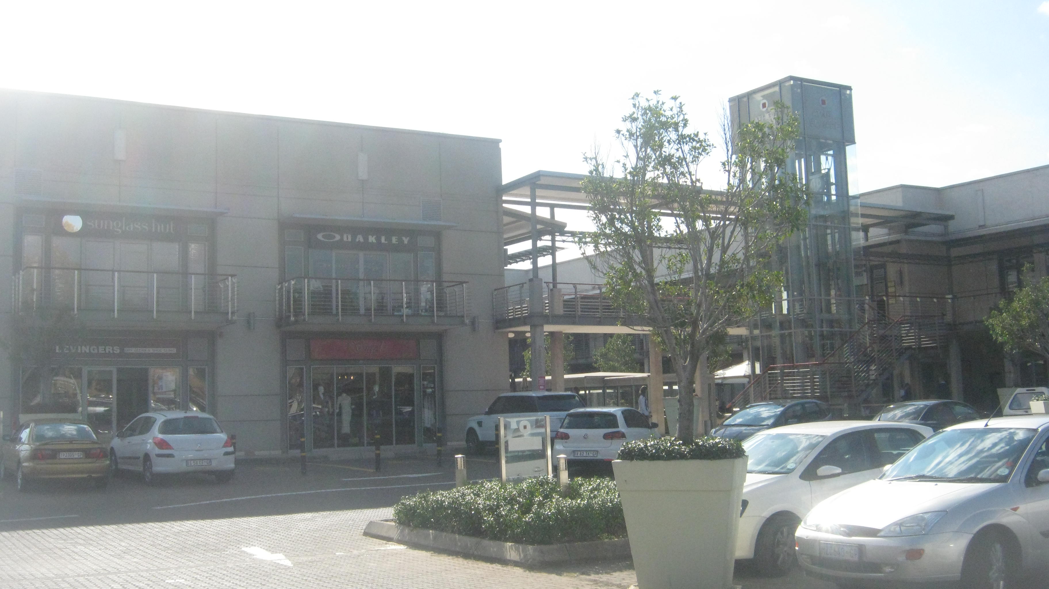 Retail Shops to rent at Atholl Square in Sandown JHB