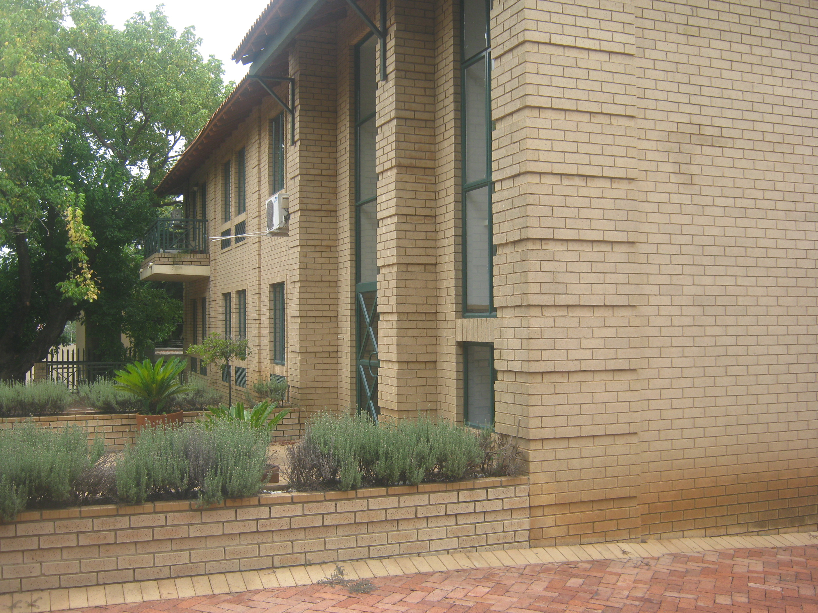 263m² Office Space to rent at Burnside Island in Craighall Park