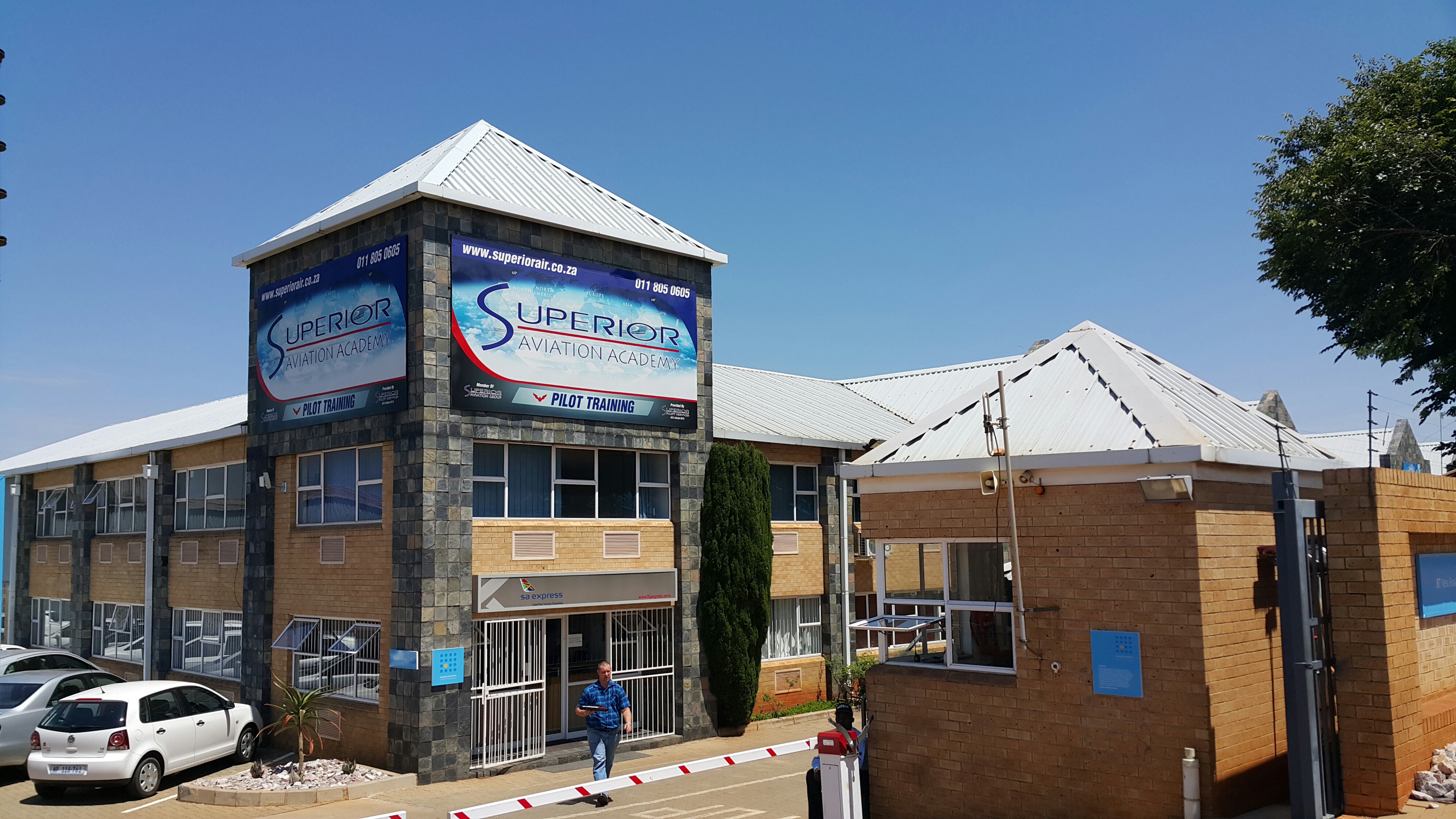 489m² Warehouse to rent at Grand Central Park in Halfway House