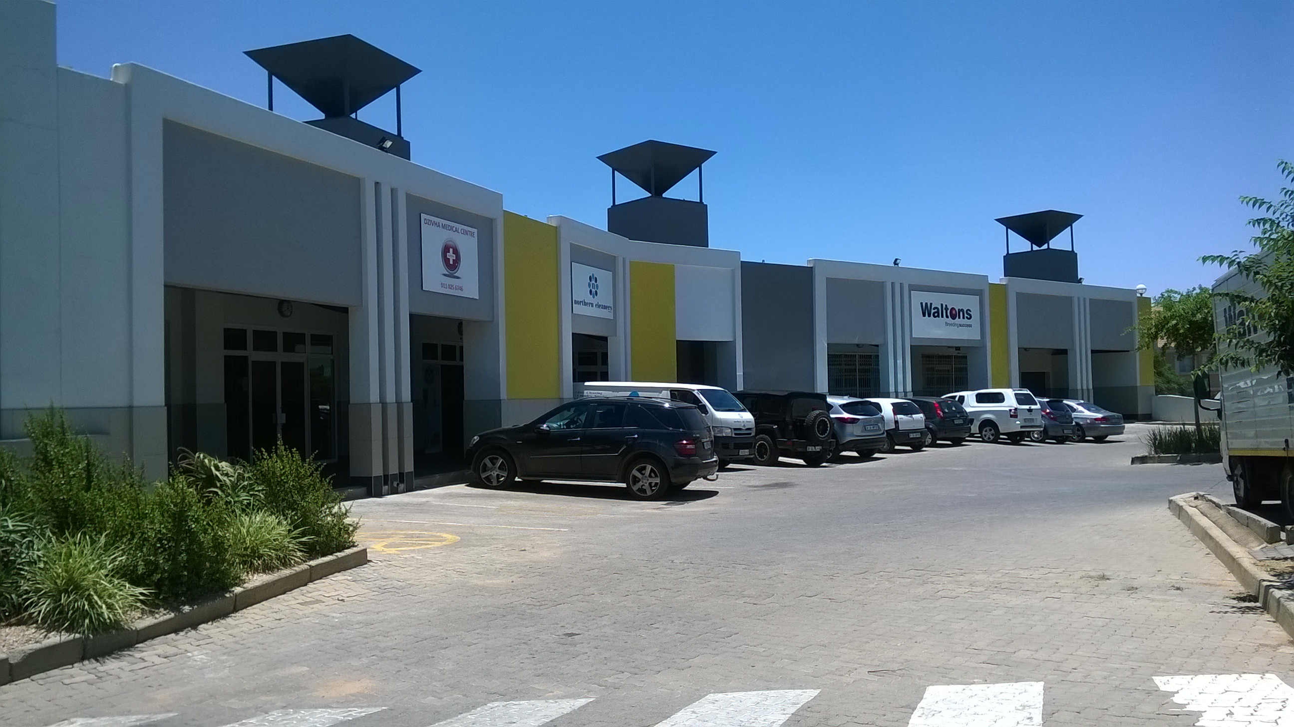 Retail Shops to rent at The Link in Halfway House