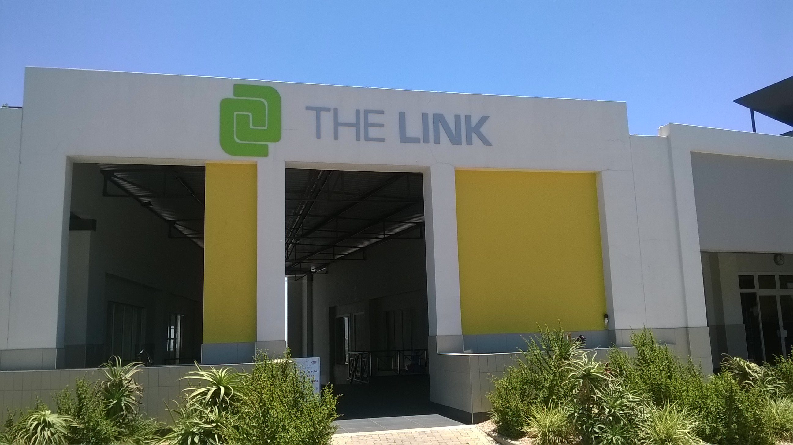 Retail Shops to rent at The Link in Halfway House