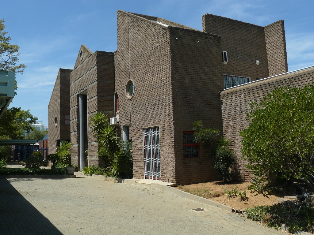Warehouse to rent at Kyalami Business Park (29 Kyalami Boulevard) in Kyalami