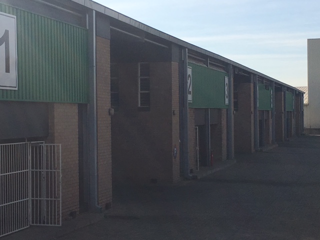 379m² Warehouse to rent at Cedar Industrial Park in Strijdompark