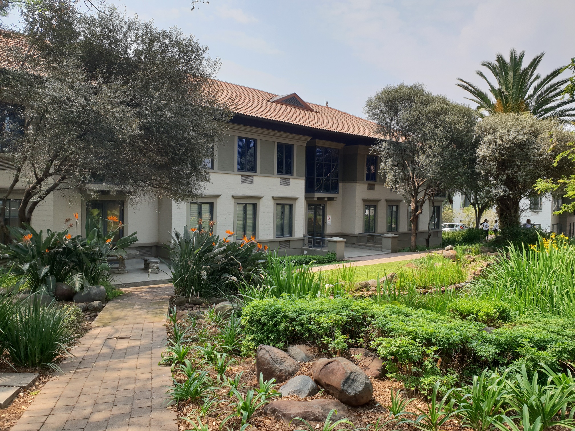 556m² Office Space to rent at Grayston Office Park in Sandown JHB