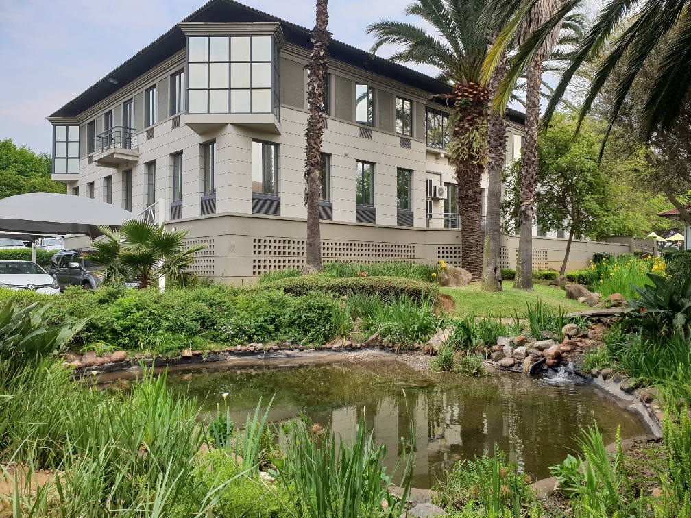 556m² Office Space to rent at Grayston Office Park in Sandown JHB