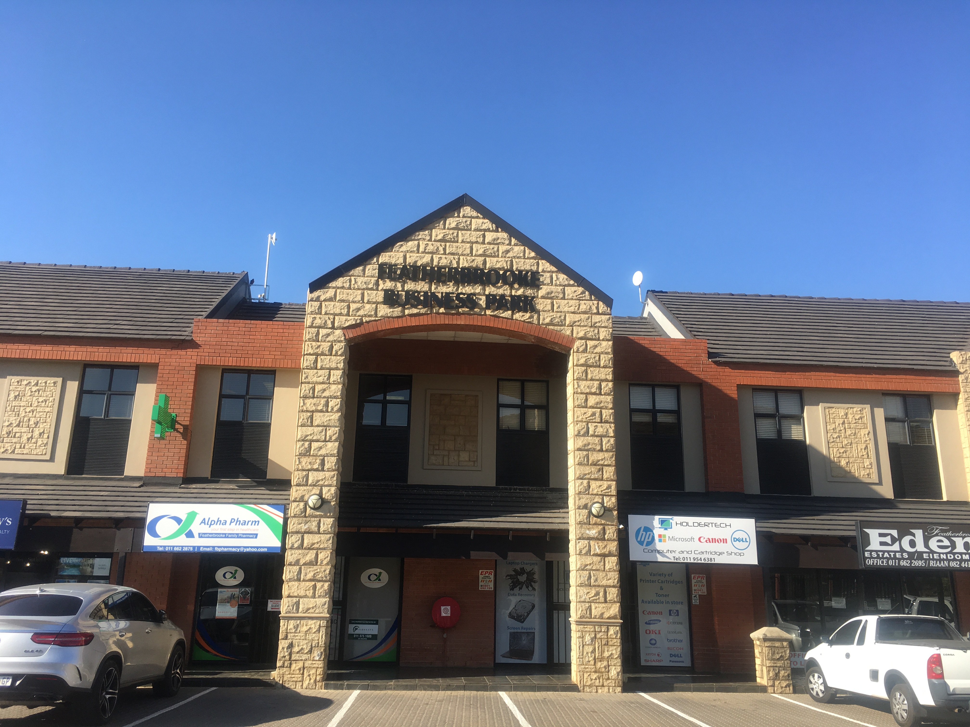 Retail Shops to rent at Featherbrooke Business Park in Featherbrooke Estate