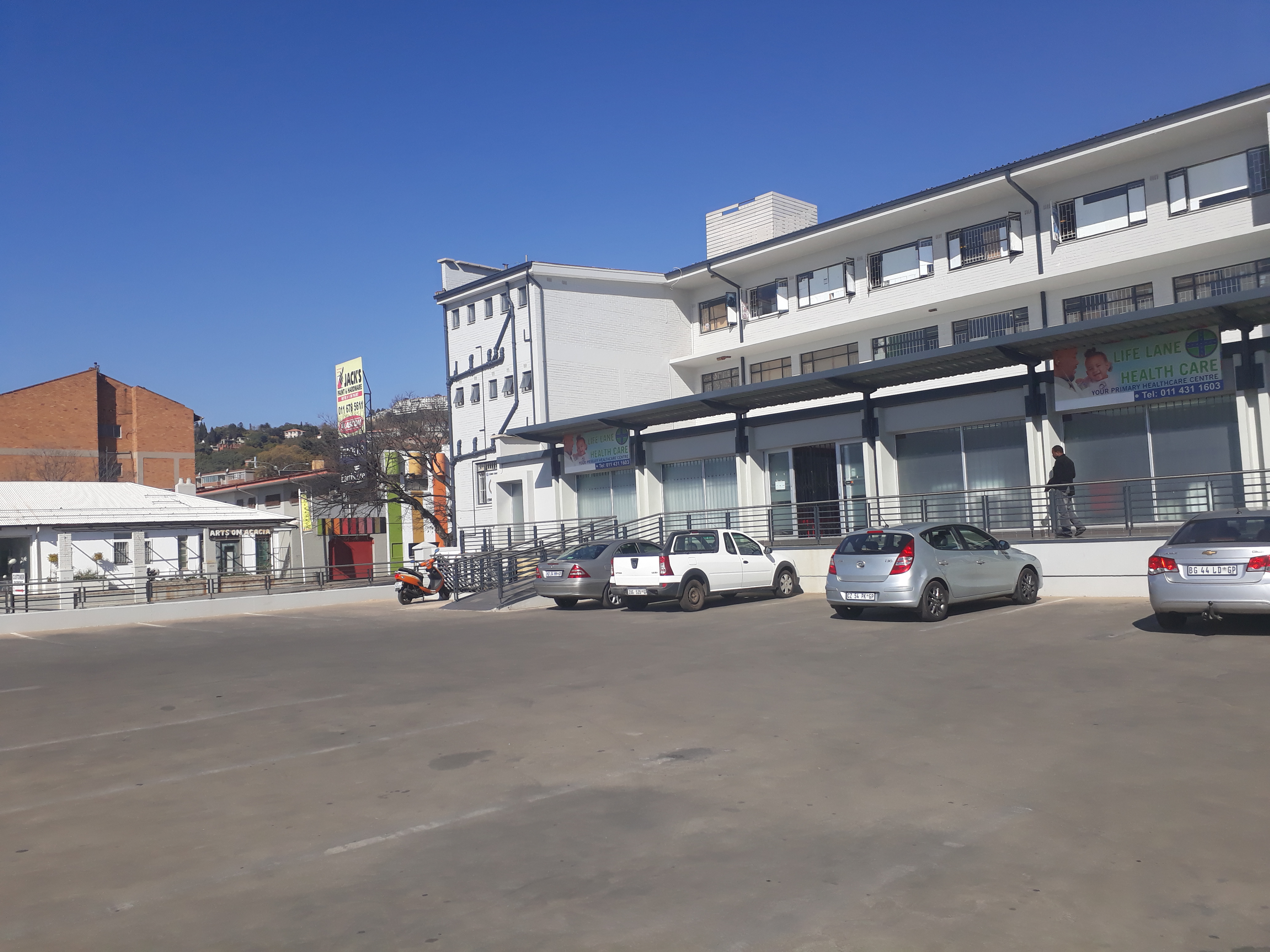 146m² Office Space to rent at Blackheath Mews - Cresta in Blackheath