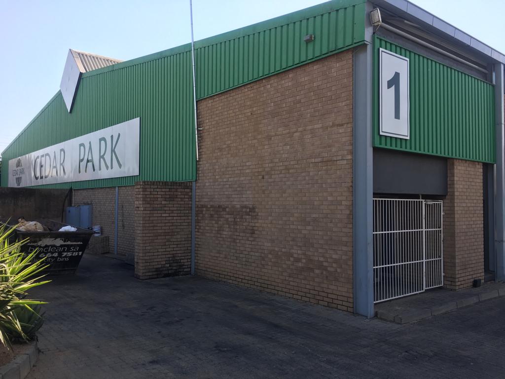 379m² Warehouse to rent at Cedar Industrial Park in Strijdompark