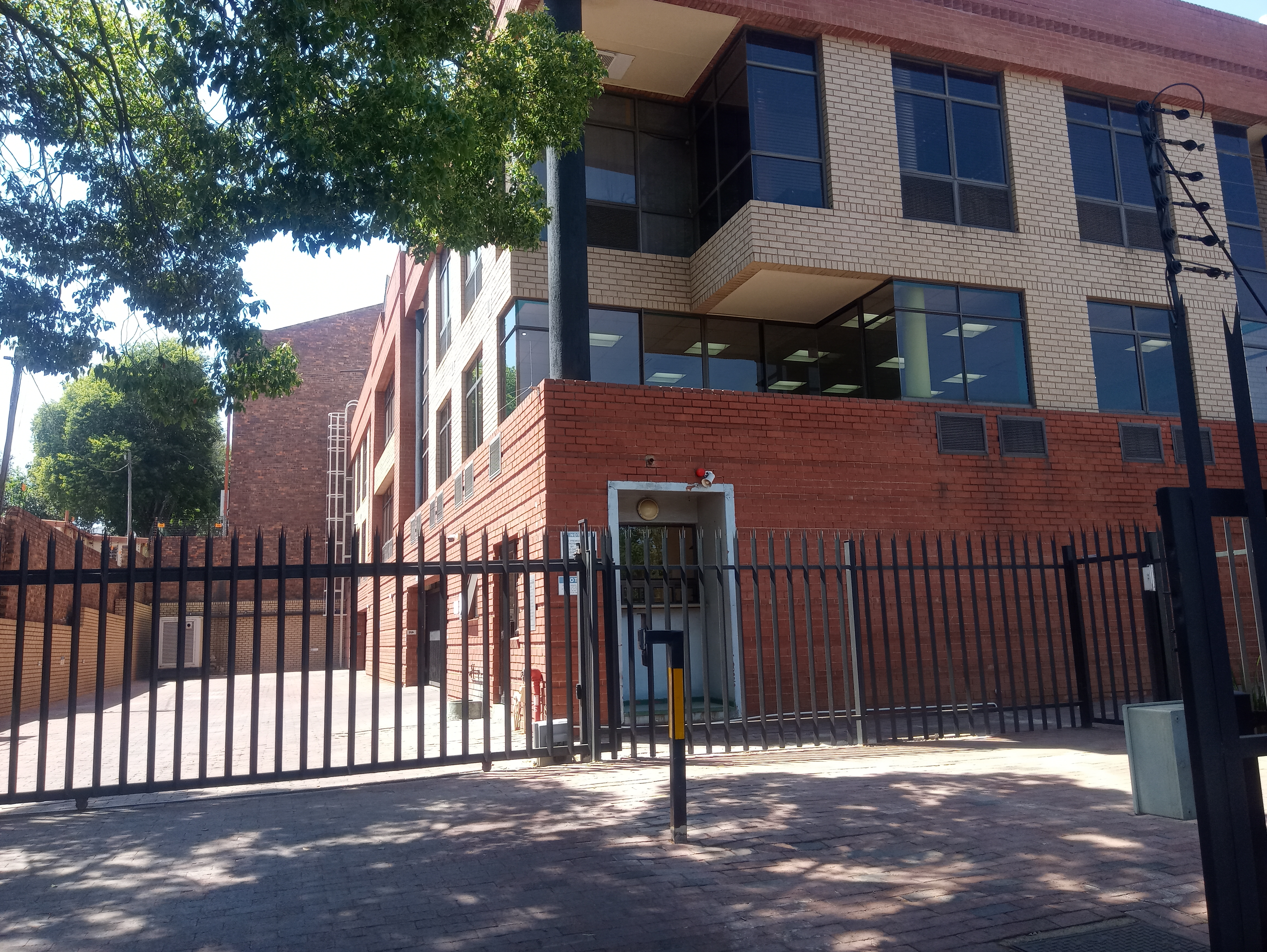700m² Office Space to rent at Erf 4/732 Randburg in Ferndale