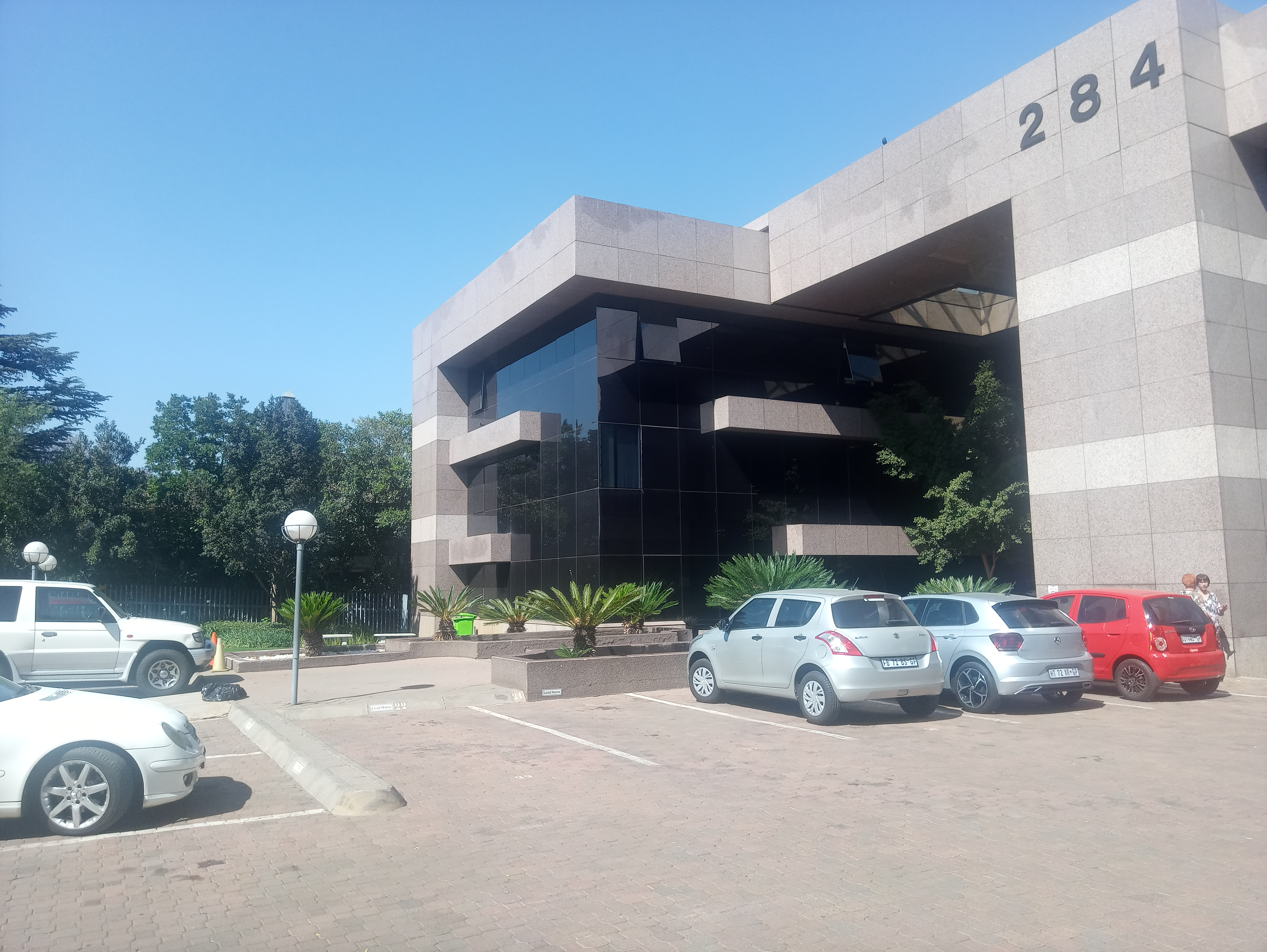411m² Office Space to rent at 284 Oak Avenue in Ferndale