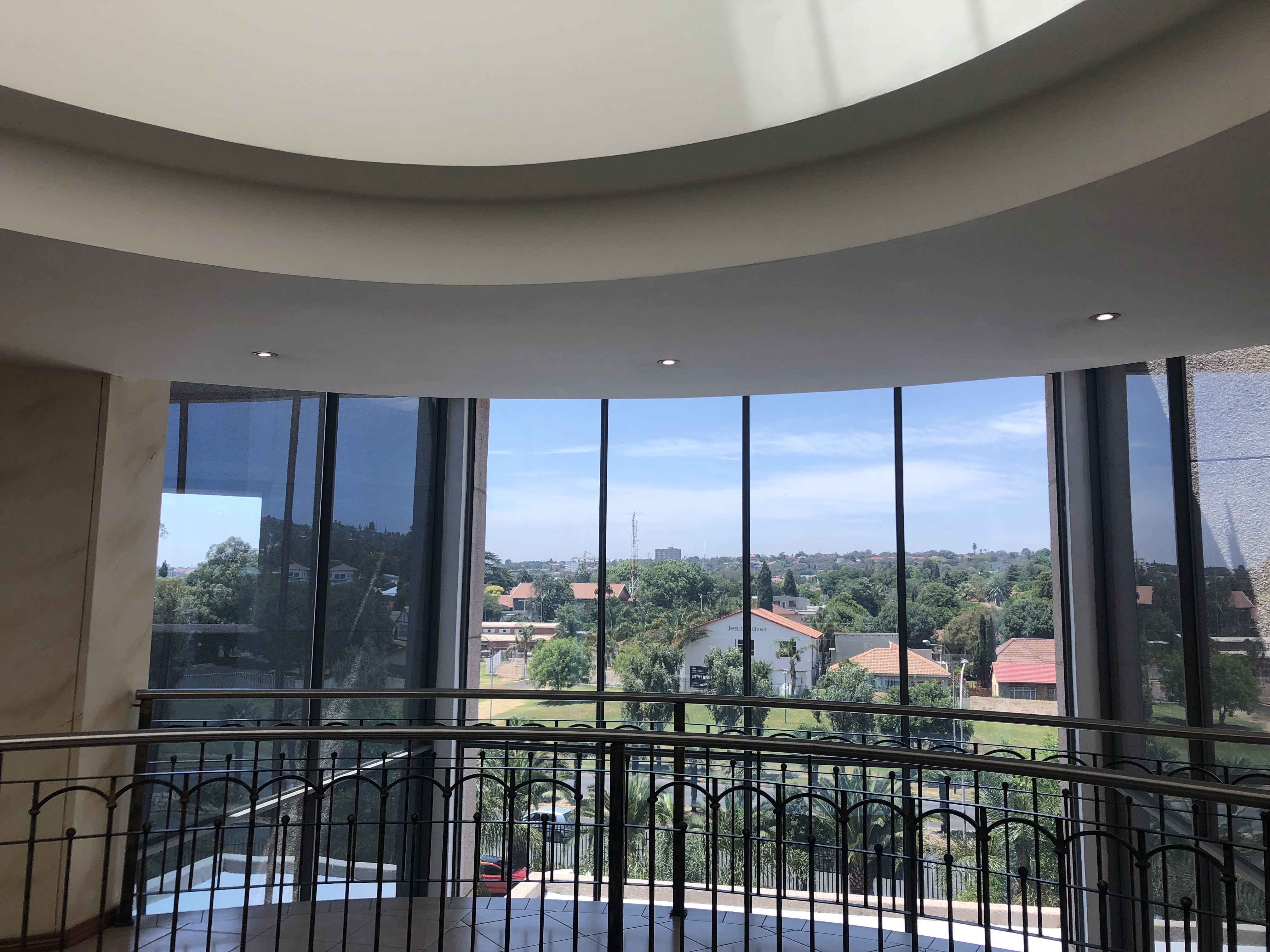 Office Space to rent at Santos Building in Bruma