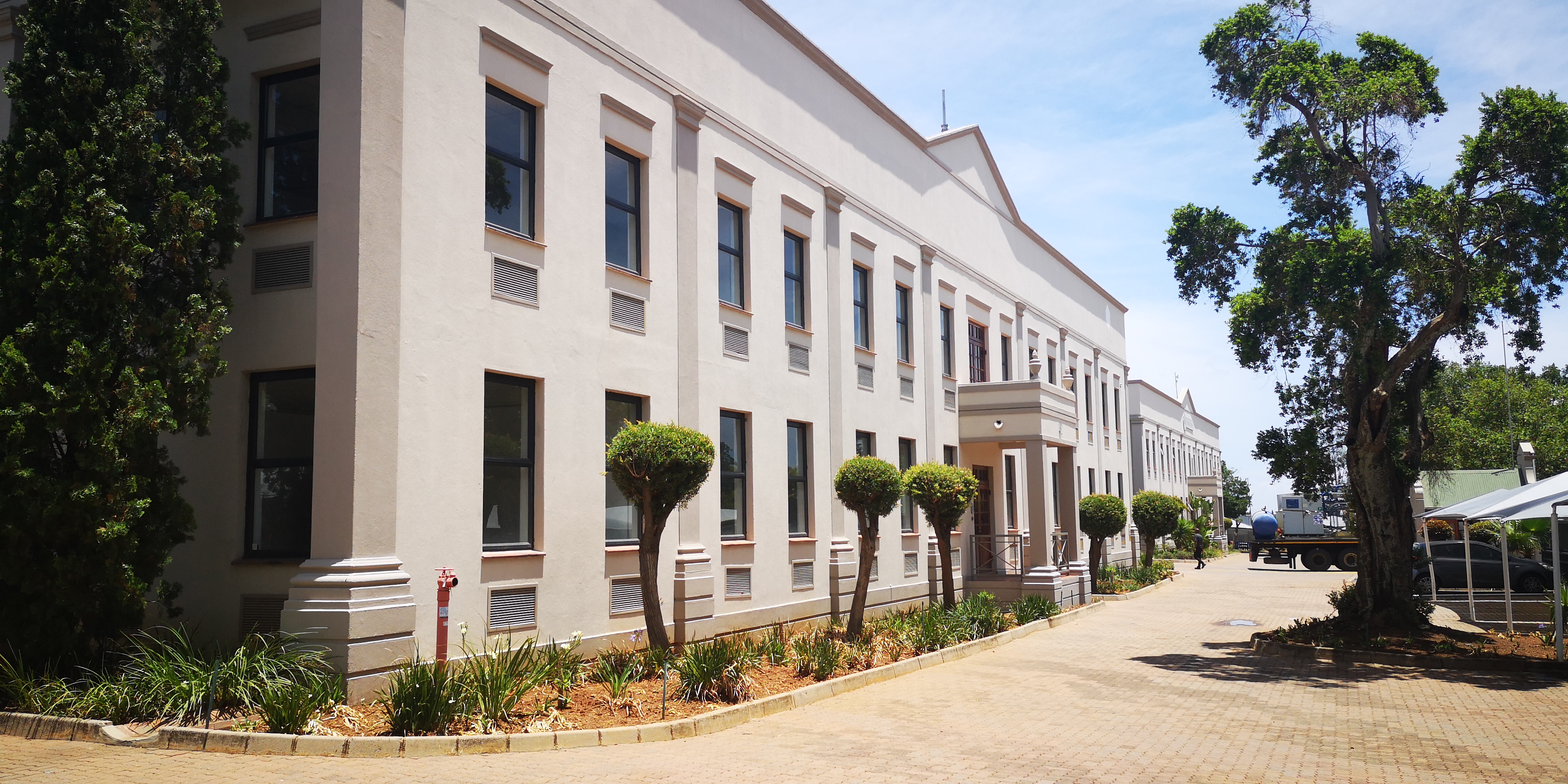 Warehouse to rent at Alphen Square West in Randjespark
