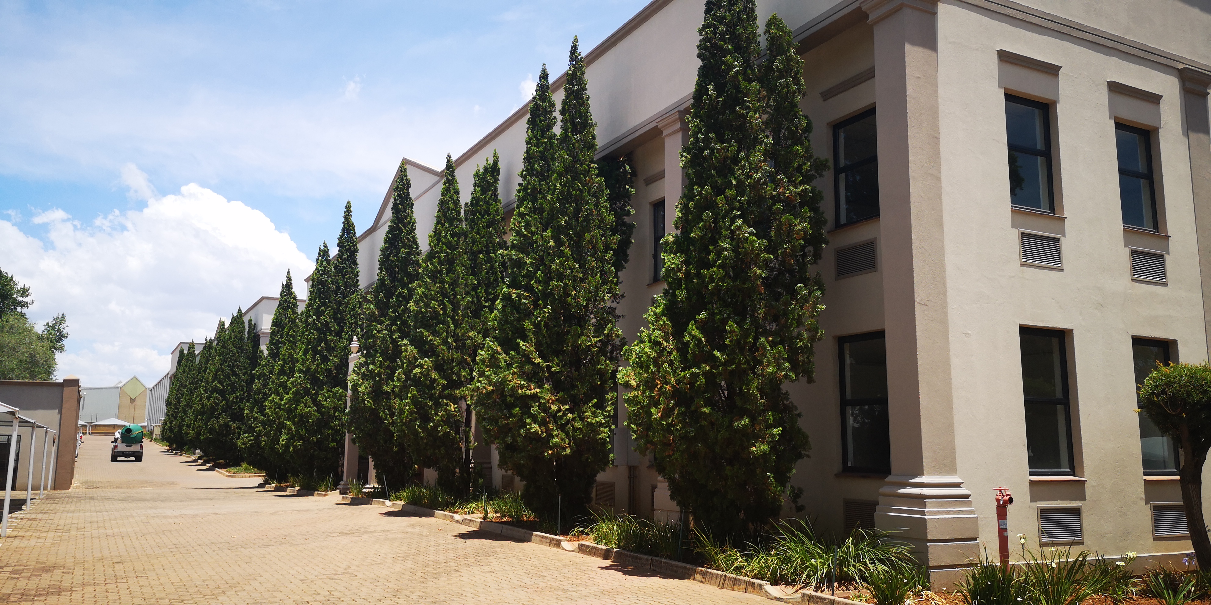 Warehouse to rent at Alphen Square West in Randjespark