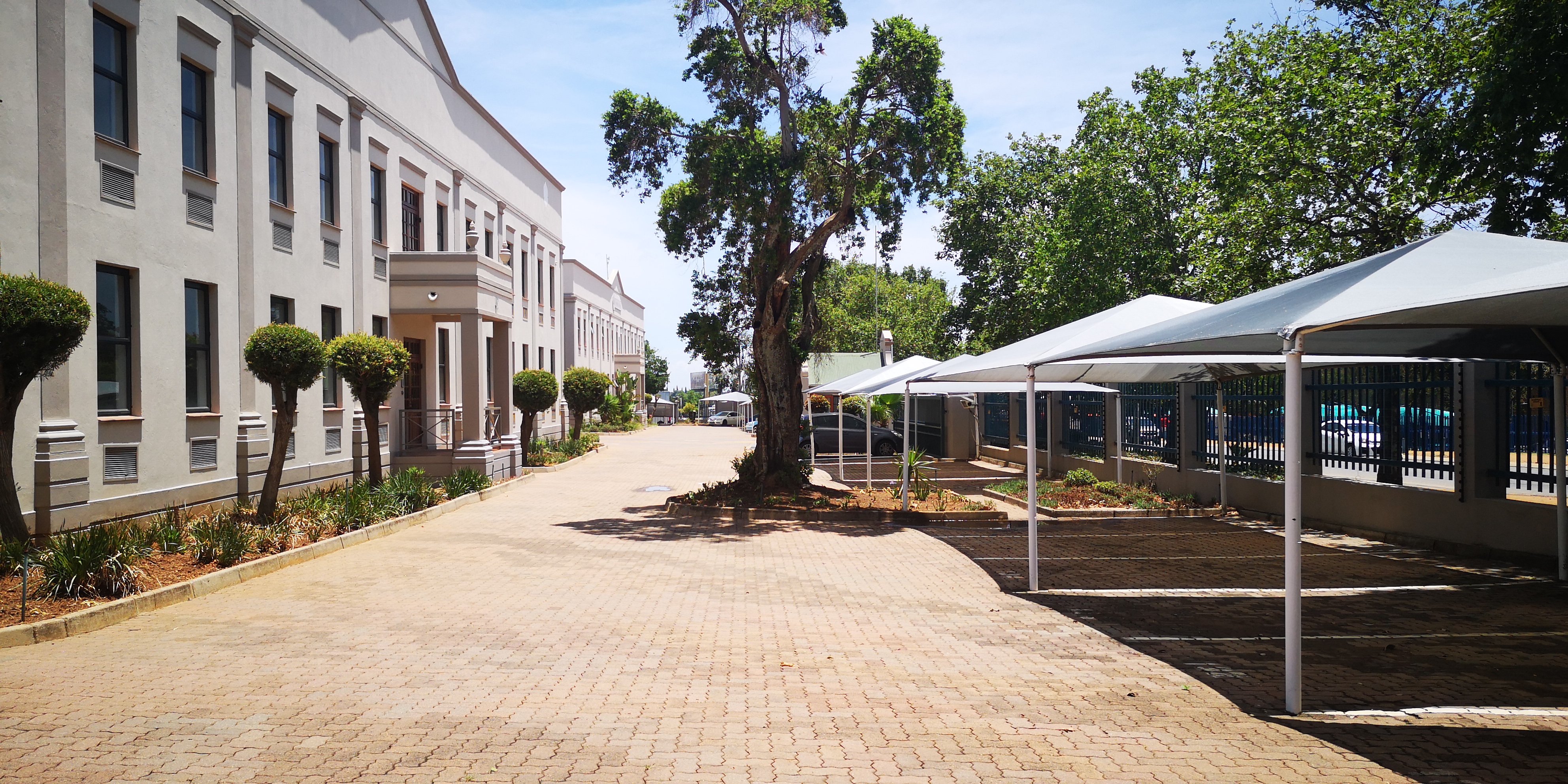 Warehouse to rent at Alphen Square West in Randjespark