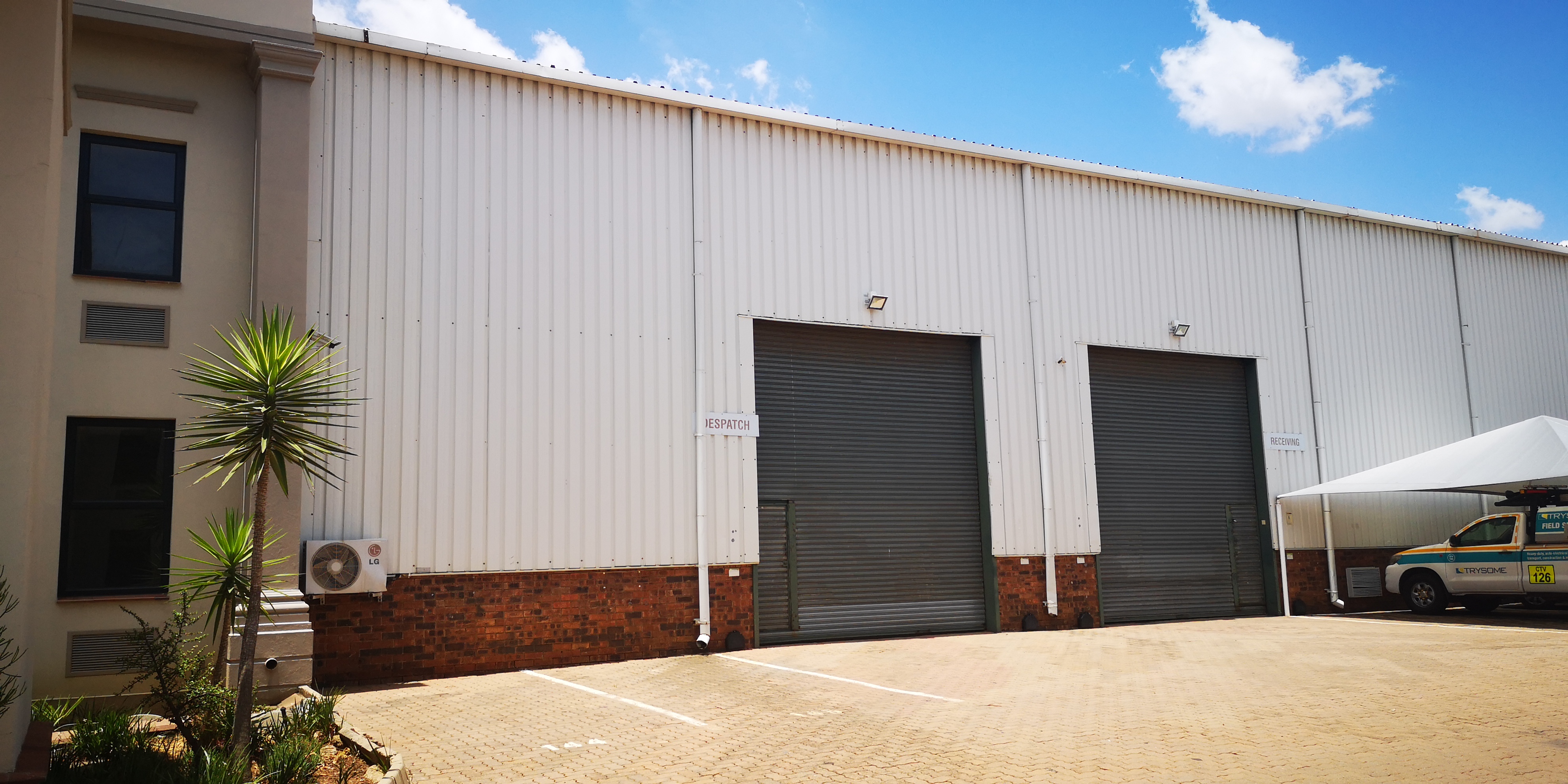 Warehouse to rent at Alphen Square West in Randjespark