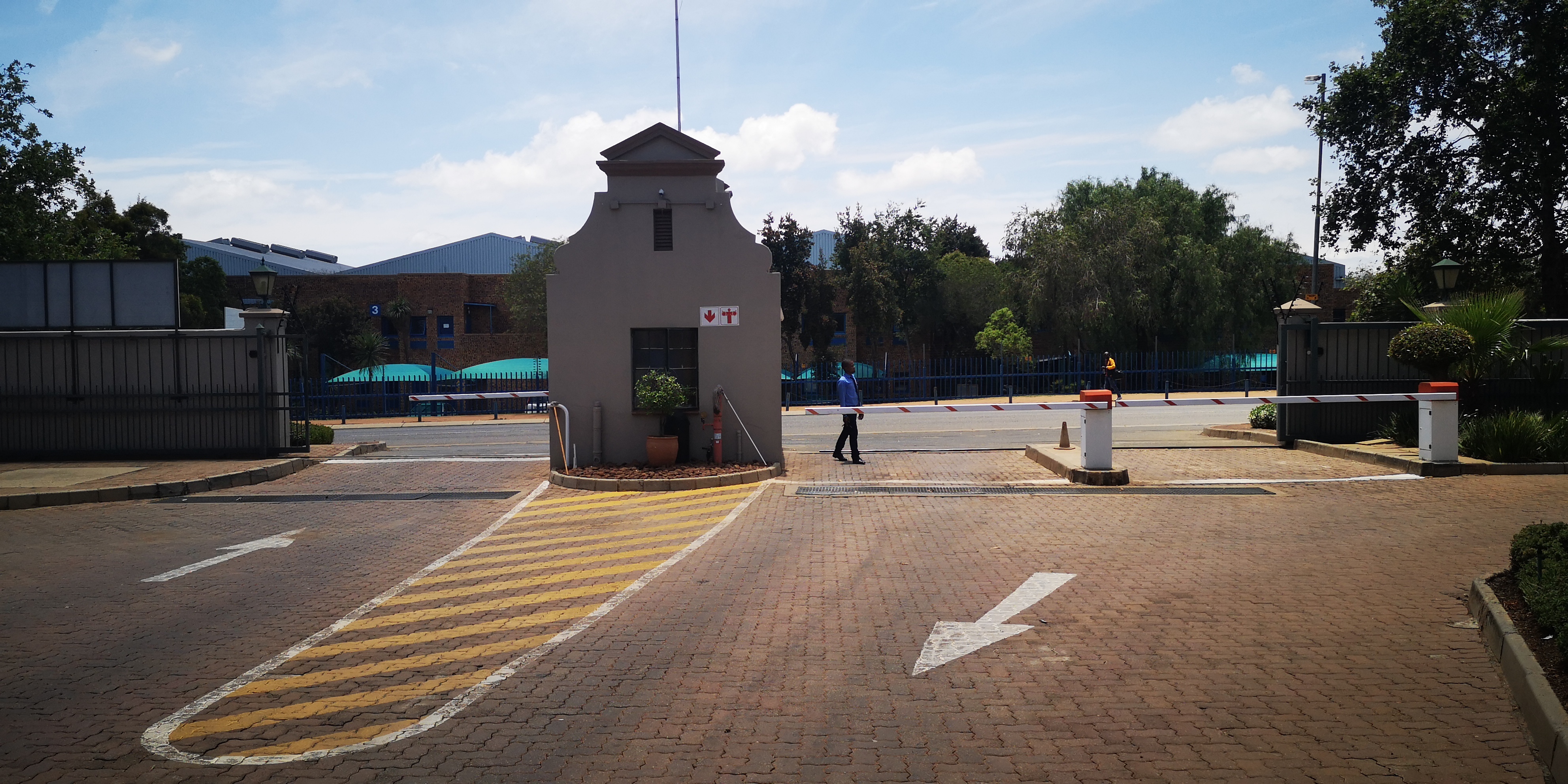 Warehouse to rent at Alphen Square West in Randjespark