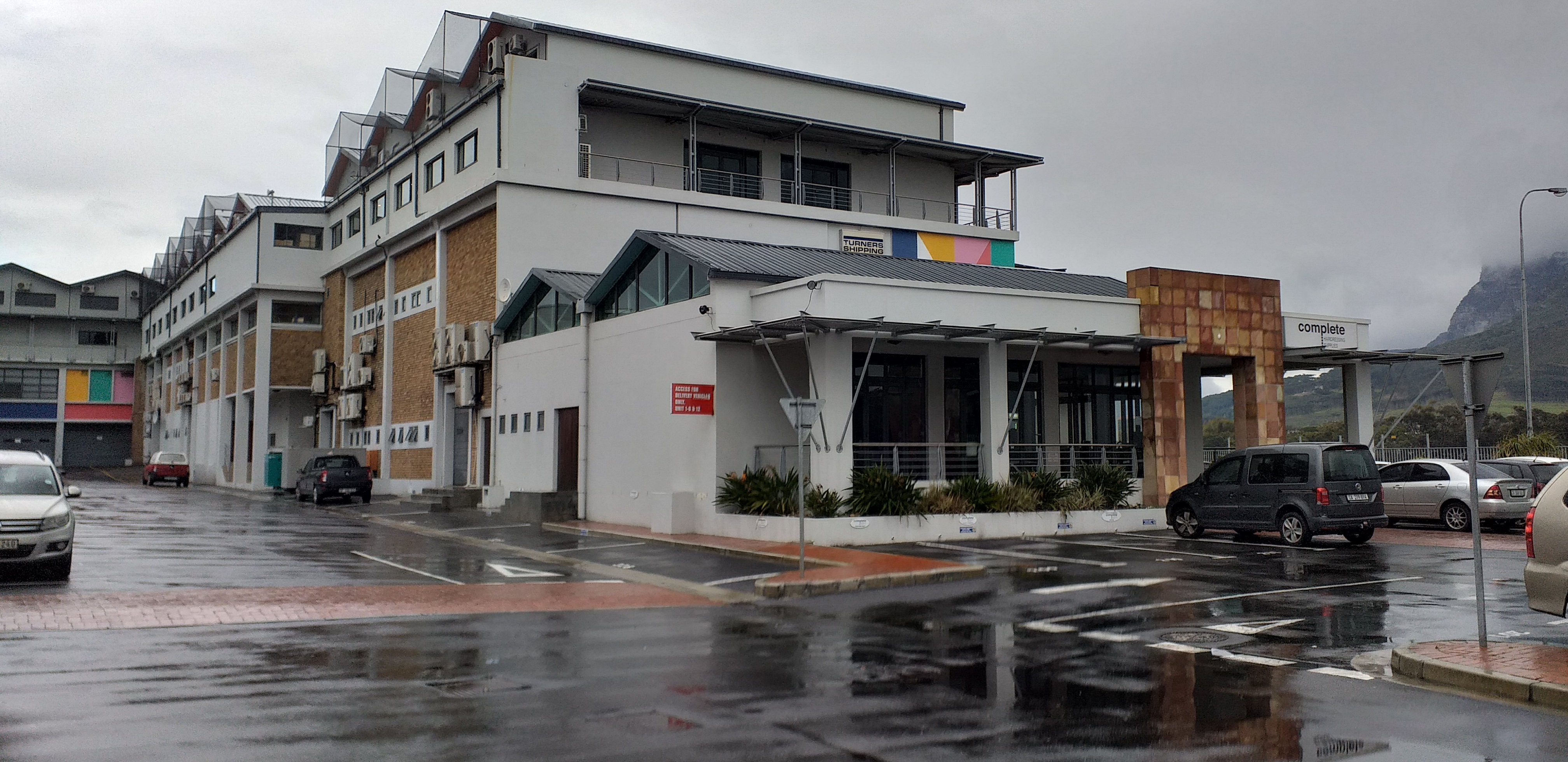 Retail Shops to rent at M5 Business Park in Maitland